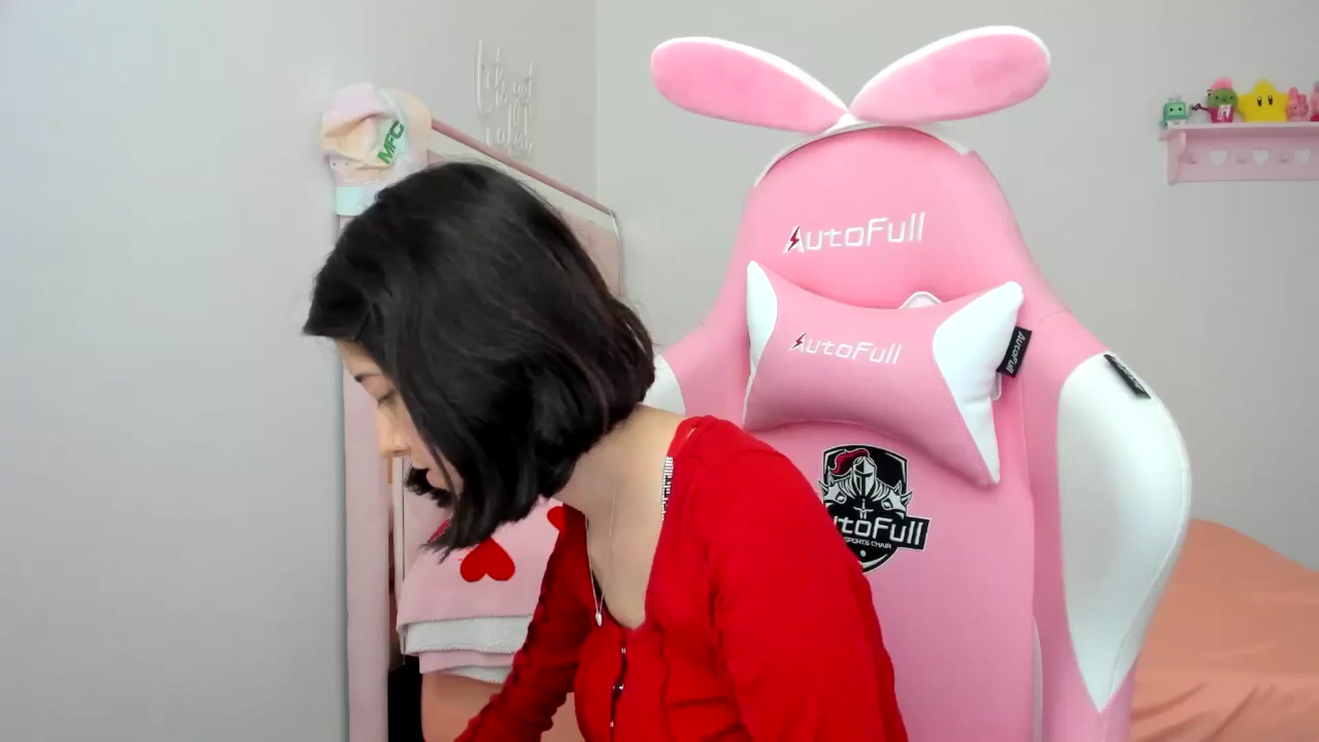 Gallery image thumbnail from Cherrycute666's myfreecams stream on, 07/27/2024, 24:01 image 4 of 20
