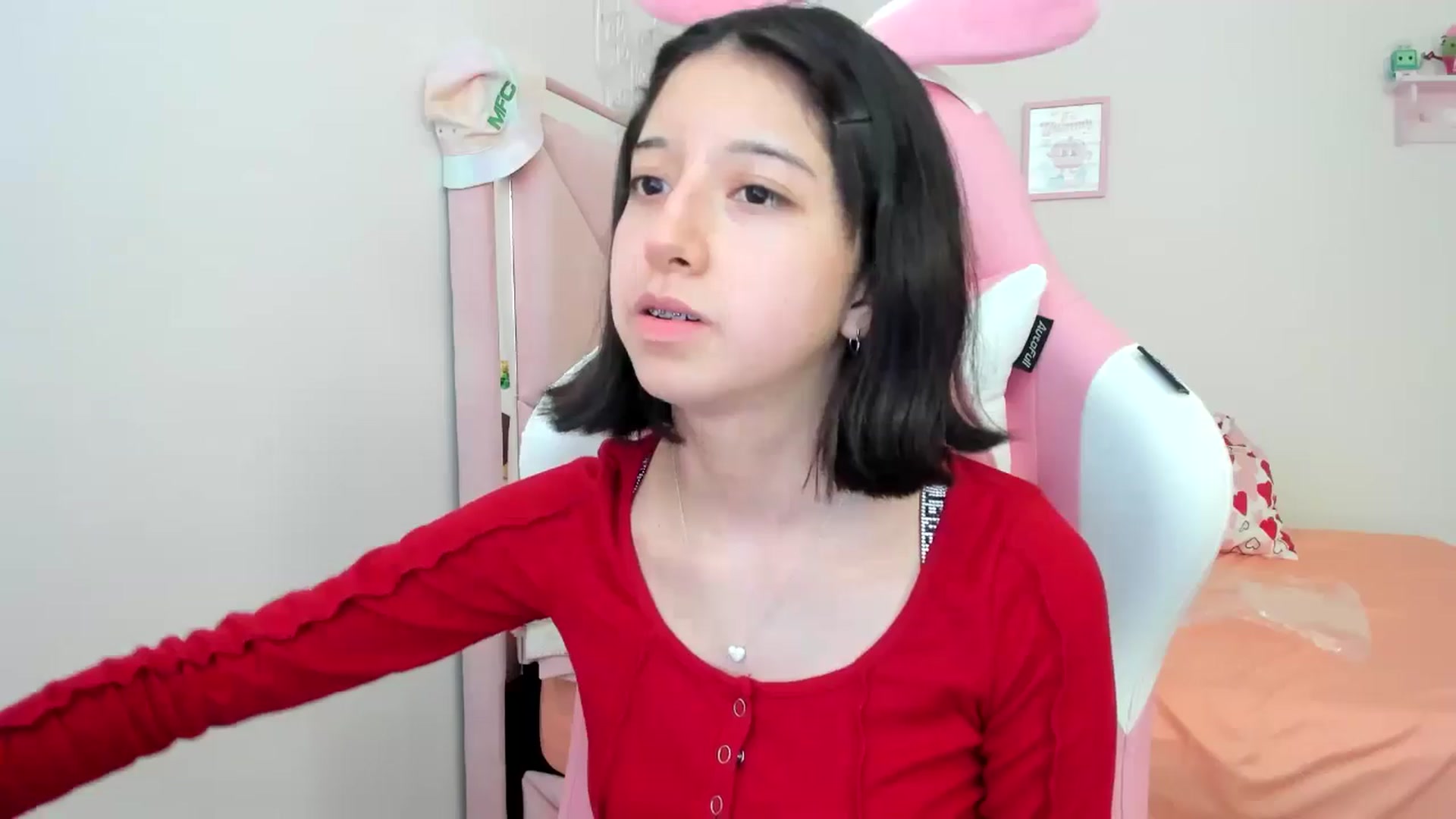 Gallery image thumbnail from Cherrycute666's myfreecams stream on, 07/27/2024, 24:15 image 5 of 20