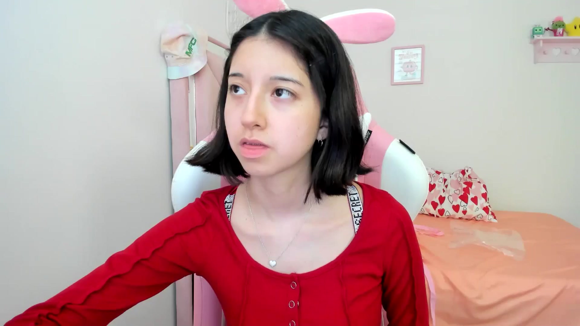 Gallery image thumbnail from Cherrycute666's myfreecams stream on, 07/27/2024, 24:15 image 14 of 20