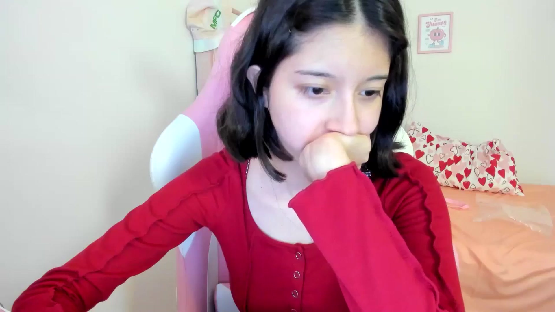 Gallery image thumbnail from Cherrycute666's myfreecams stream on, 07/27/2024, 01:06 image 15 of 20