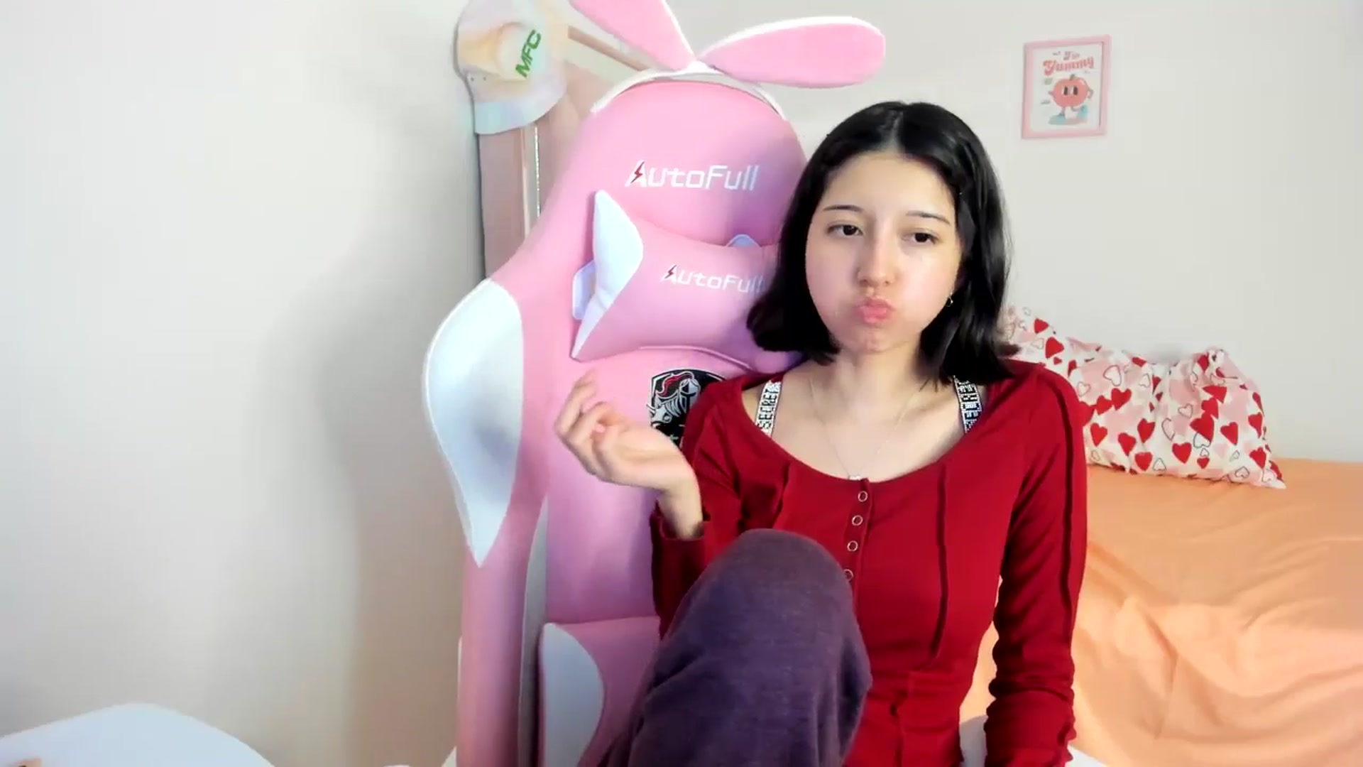 Gallery image thumbnail from Cherrycute666's myfreecams stream on, 07/27/2024, 01:06 image 19 of 20