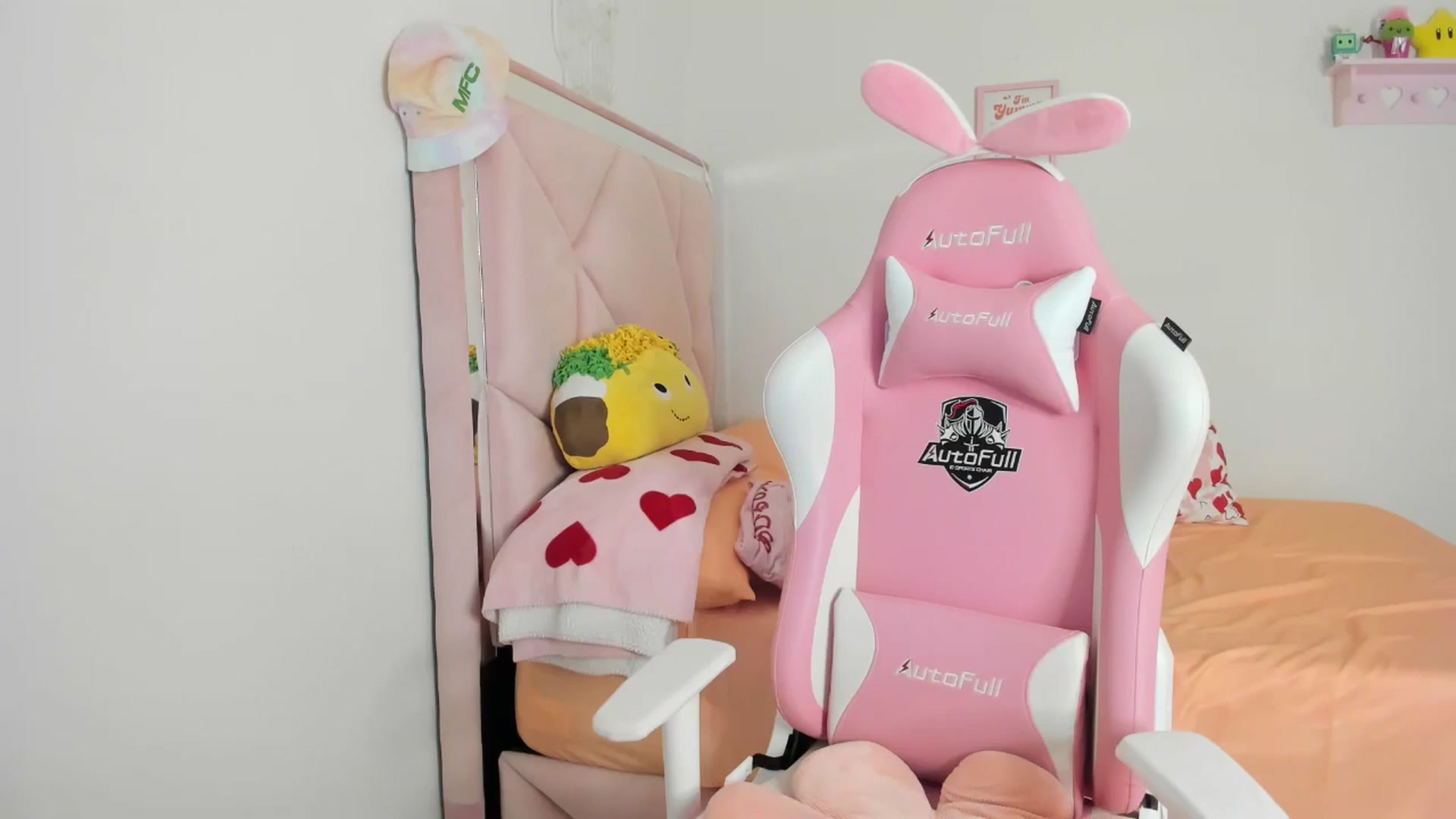 Gallery image thumbnail from Cherrycute666's myfreecams stream on, 07/27/2024, 07:31 image 20 of 20