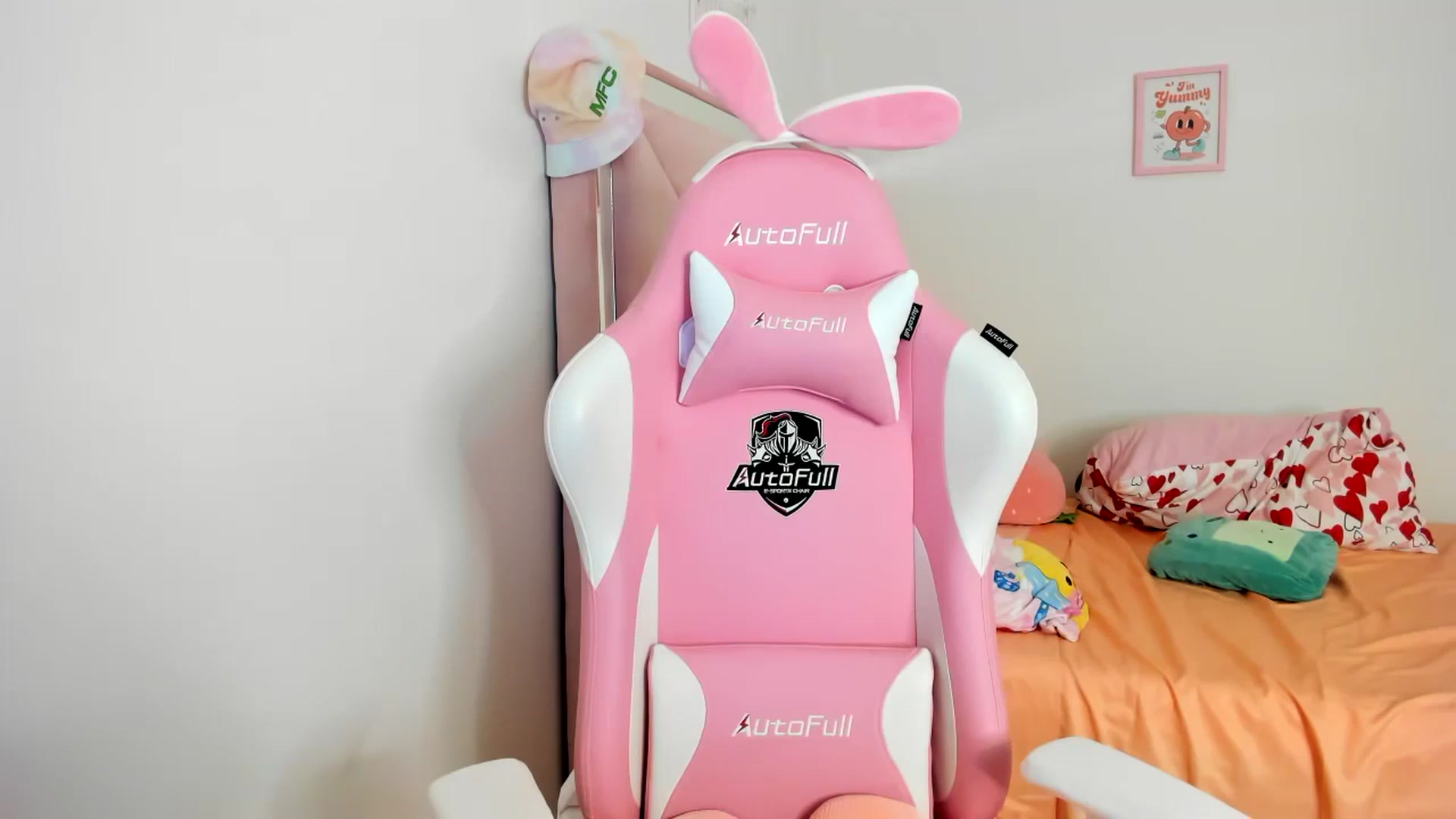 Gallery image thumbnail from Cherrycute666's myfreecams stream on, 07/27/2024, 07:31 image 17 of 20