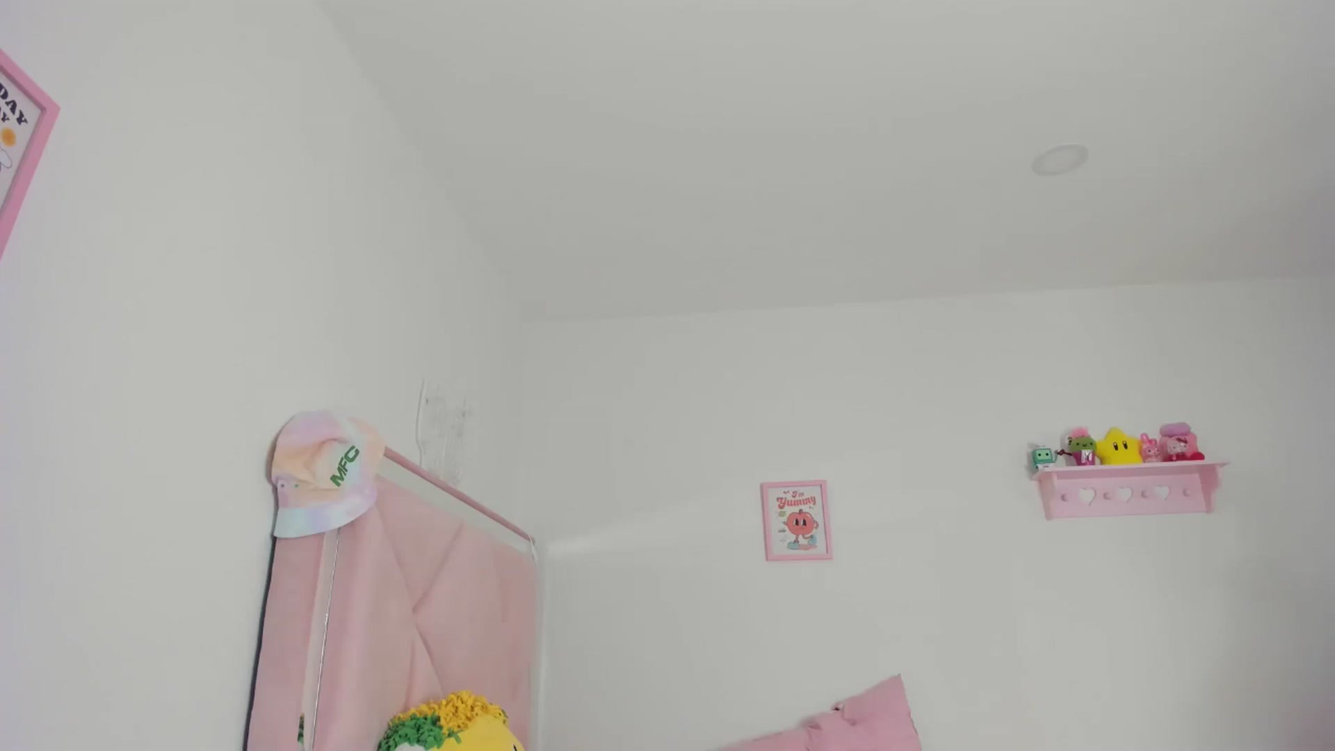 Gallery image thumbnail from Cherrycute666's myfreecams stream on, 07/27/2024, 08:00 image 3 of 20