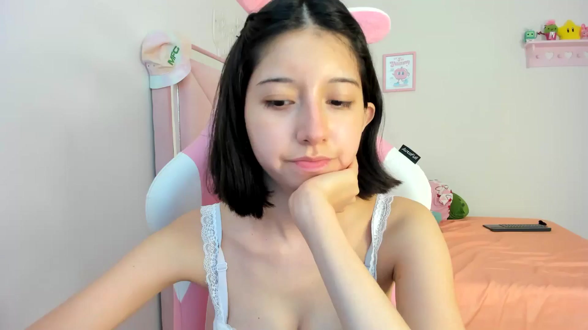 Gallery image thumbnail from Cherrycute666's myfreecams stream on, 07/28/2024, 24:18 image 3 of 20