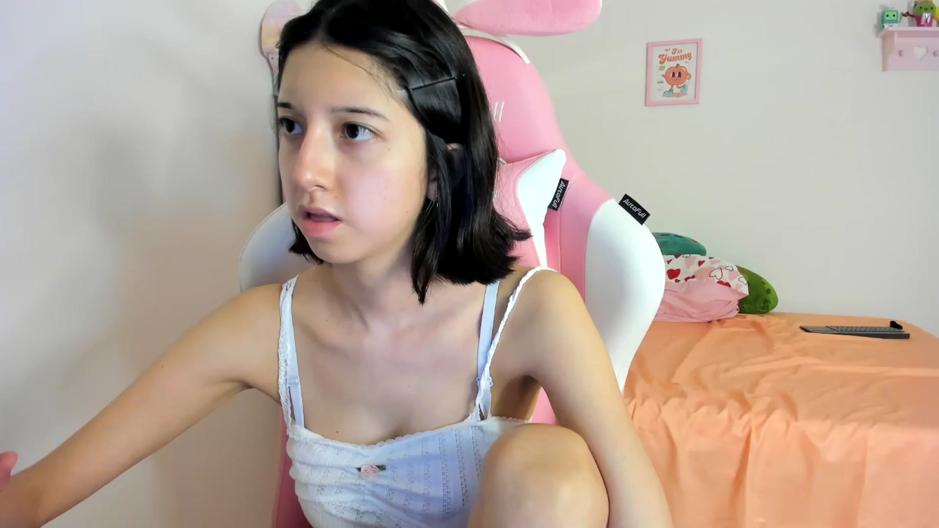 Gallery image thumbnail from Cherrycute666's myfreecams stream on, 07/28/2024, 05:14 image 14 of 20