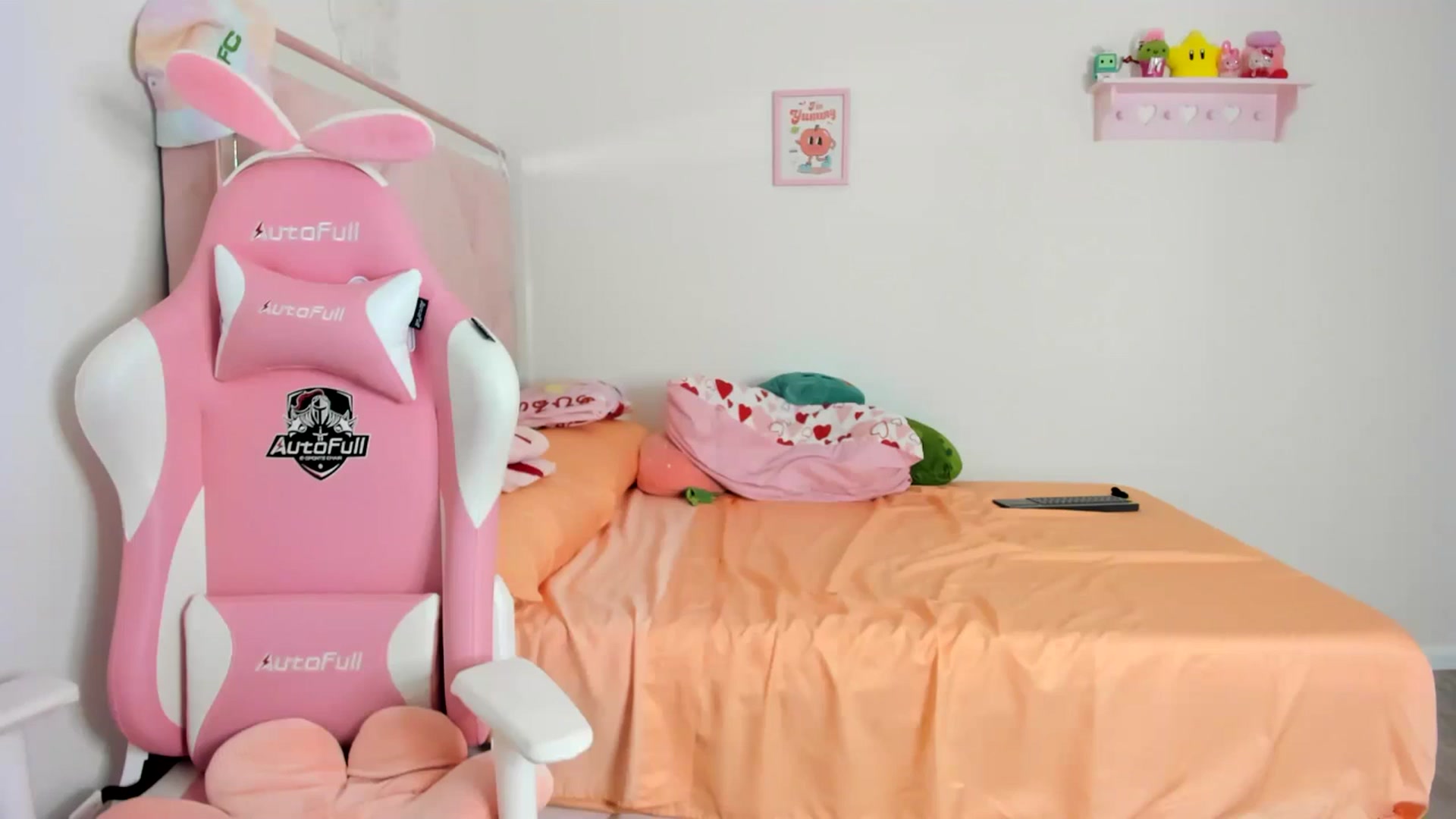 Gallery image thumbnail from Cherrycute666's myfreecams stream on, 07/28/2024, 05:42 image 17 of 20