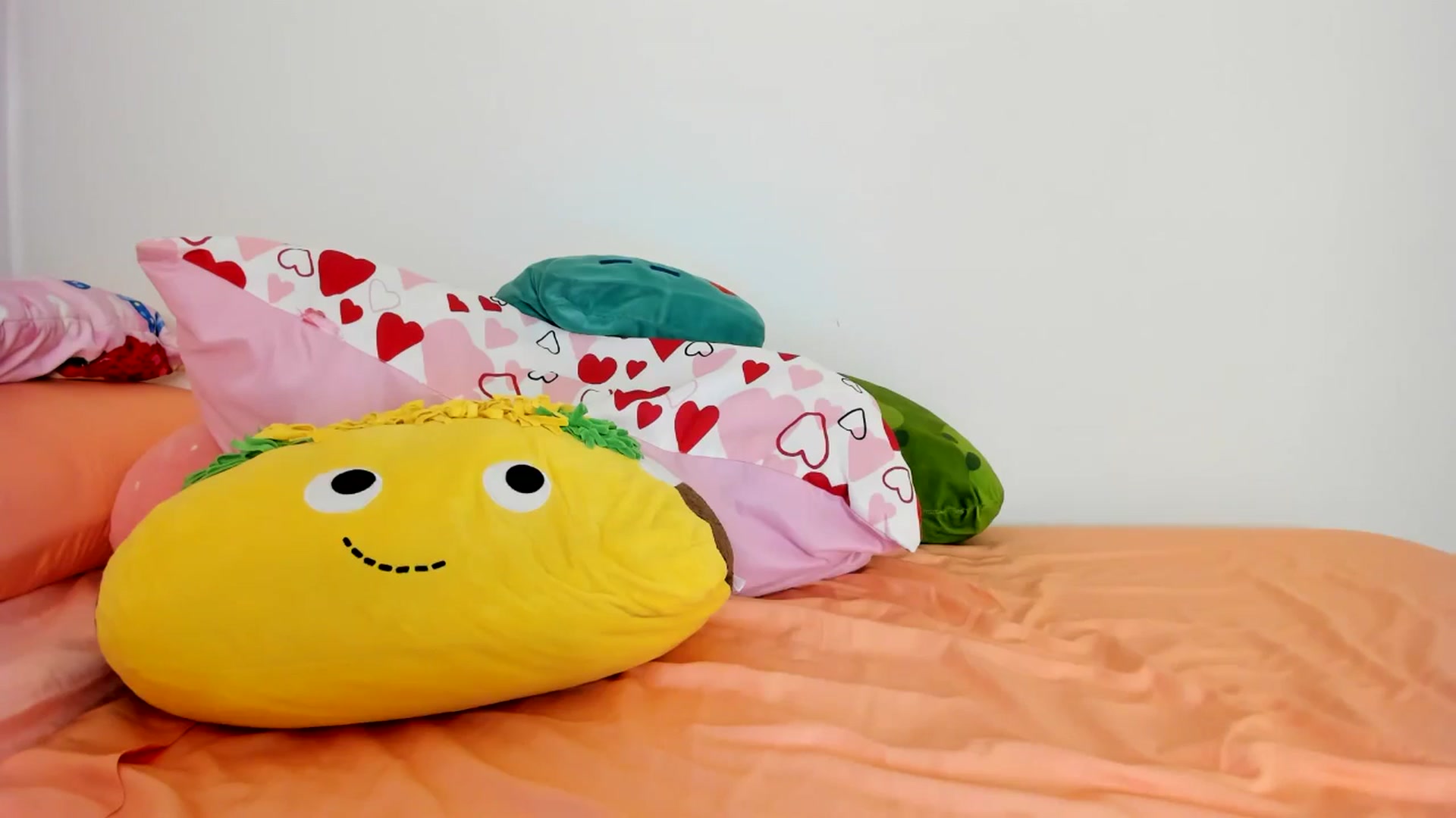 Gallery image thumbnail from Cherrycute666's myfreecams stream on, 07/28/2024, 06:13 image 19 of 20