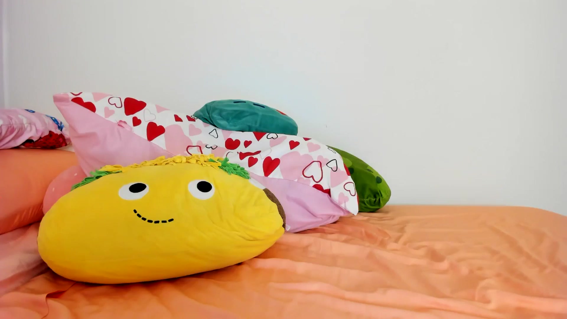 Gallery image thumbnail from Cherrycute666's myfreecams stream on, 07/28/2024, 06:13 image 20 of 20