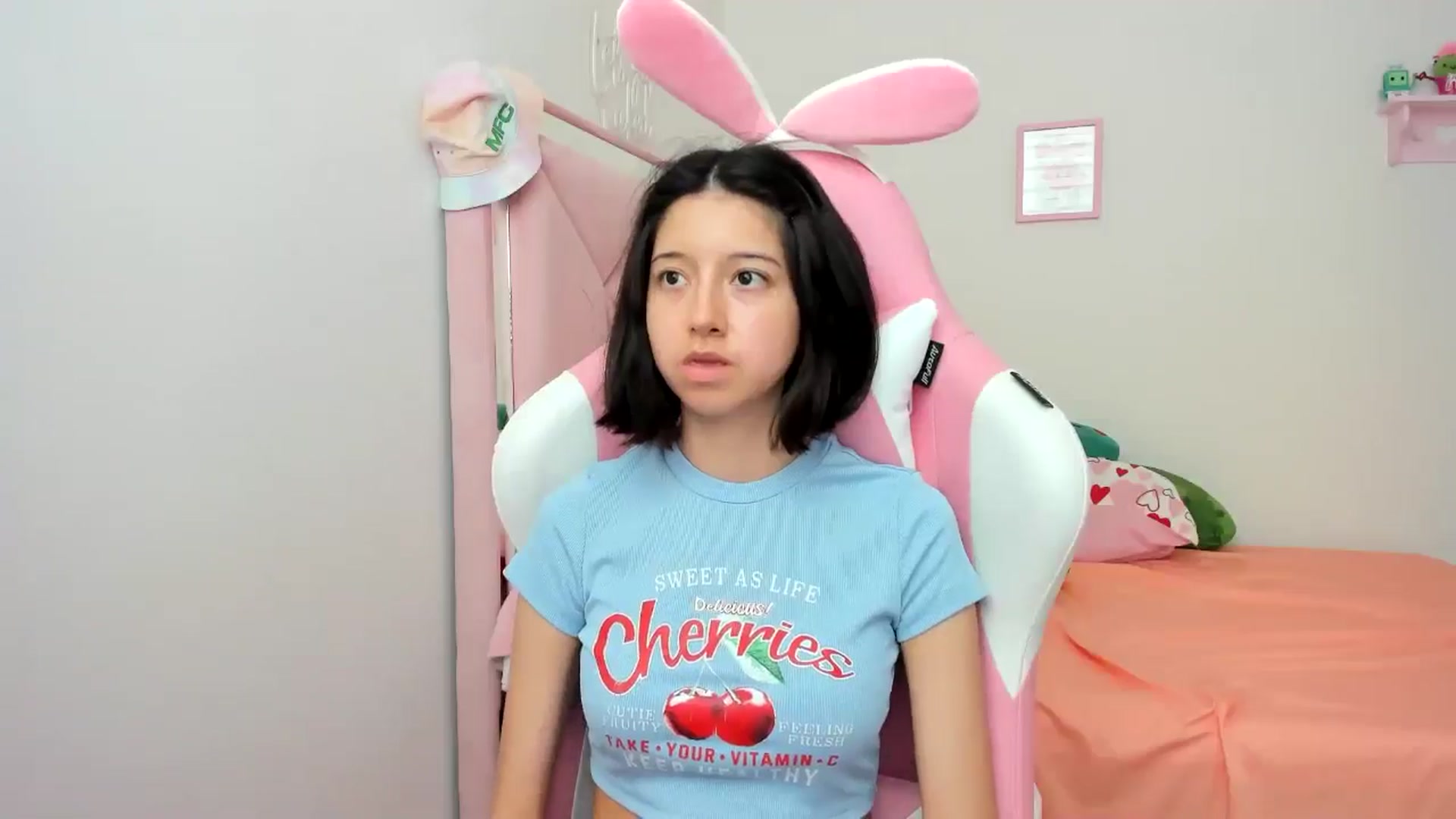Gallery image thumbnail from Cherrycute666's myfreecams stream on, 07/28/2024, 22:44 image 5 of 20