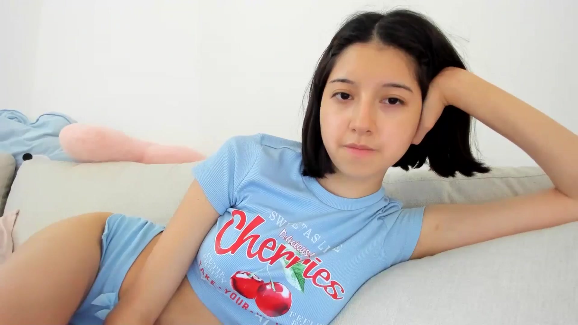Gallery image thumbnail from Cherrycute666's myfreecams stream on, 07/29/2024, 24:26 image 2 of 20