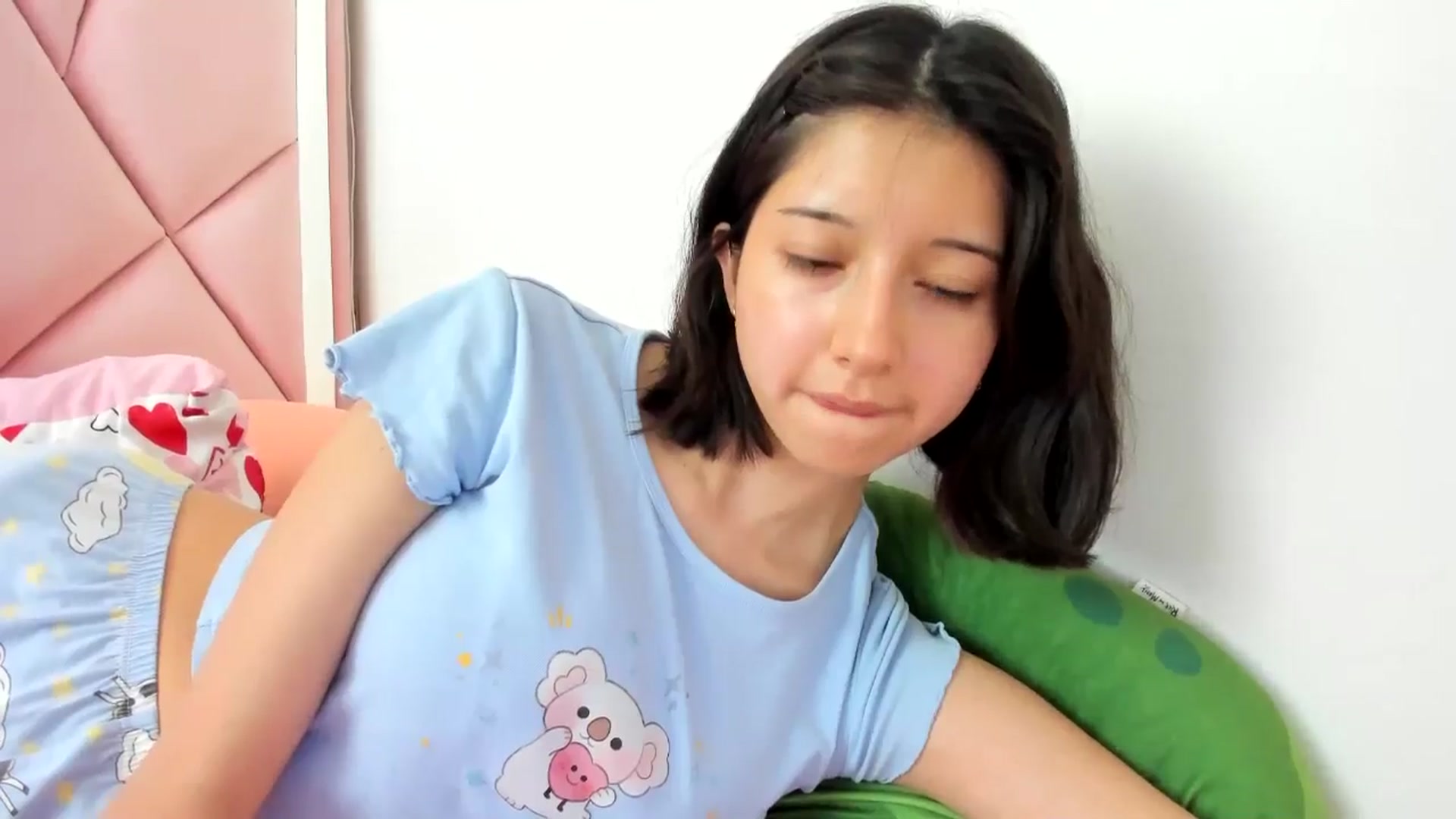 Gallery image thumbnail from Cherrycute666's myfreecams stream on, 07/30/2024, 20:44 image 18 of 20