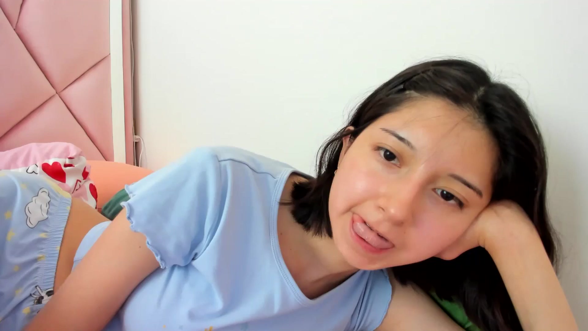 Gallery image thumbnail from Cherrycute666's myfreecams stream on, 07/30/2024, 20:44 image 19 of 20