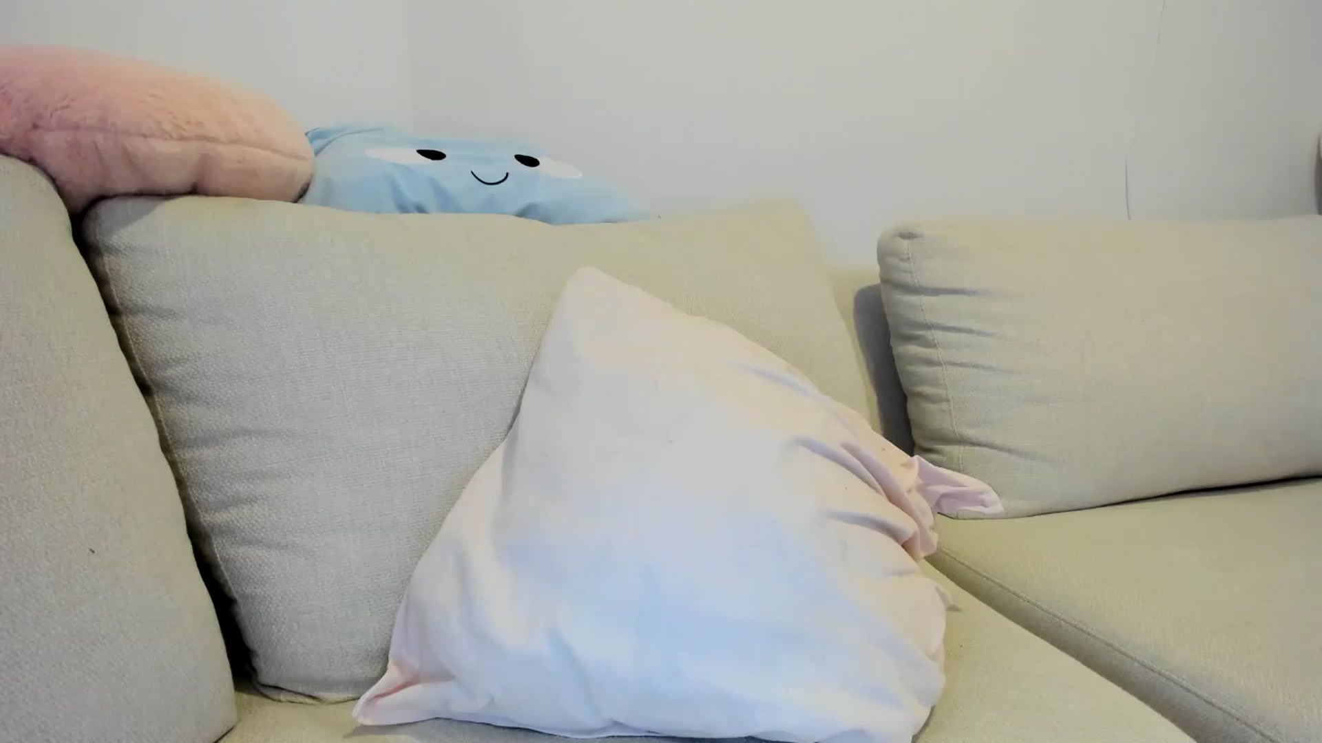 Gallery image thumbnail from Cherrycute666's myfreecams stream on, 07/31/2024, 24:47 image 19 of 20