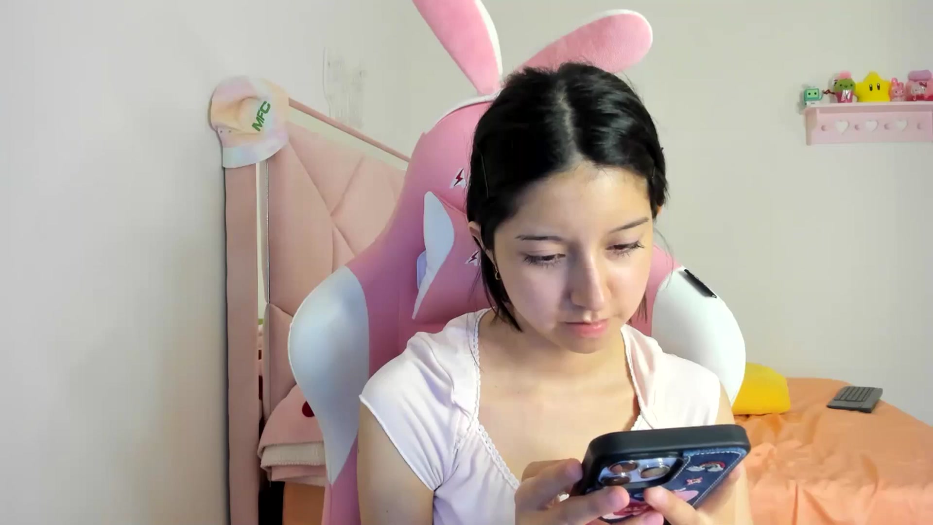 Gallery image thumbnail from Cherrycute666's myfreecams stream on, 08/02/2024, 03:23 image 3 of 20