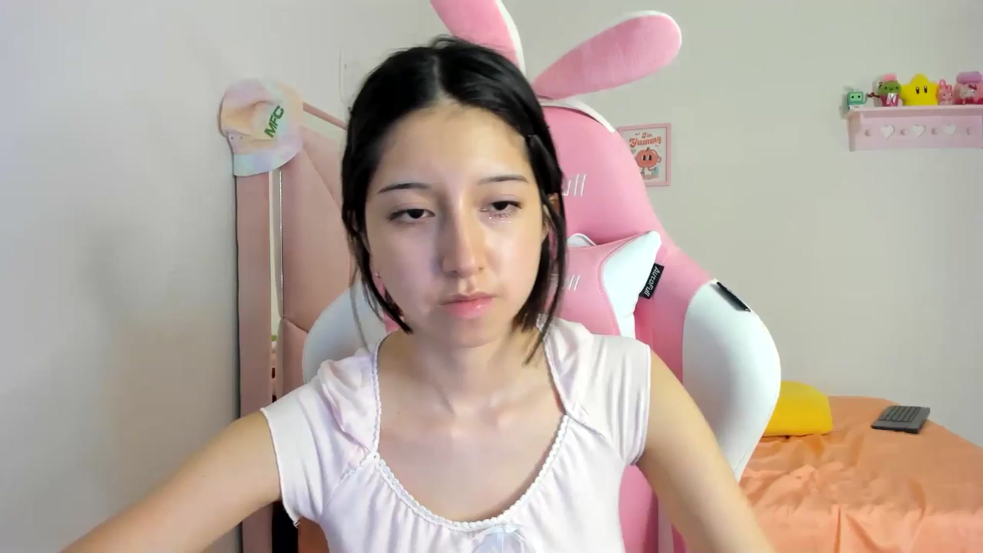 Gallery image thumbnail from Cherrycute666's myfreecams stream on, 08/02/2024, 03:23 image 1 of 20