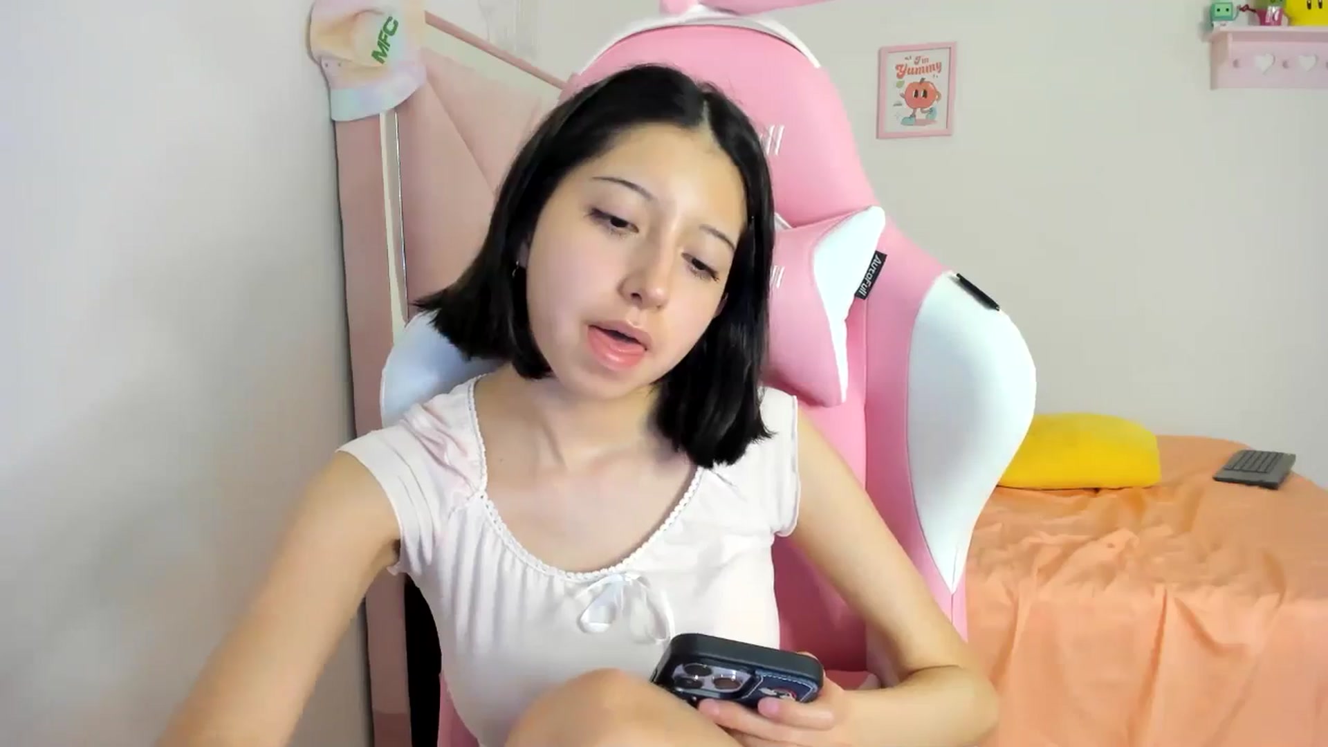Gallery image thumbnail from Cherrycute666's myfreecams stream on, 08/02/2024, 03:23 image 8 of 20