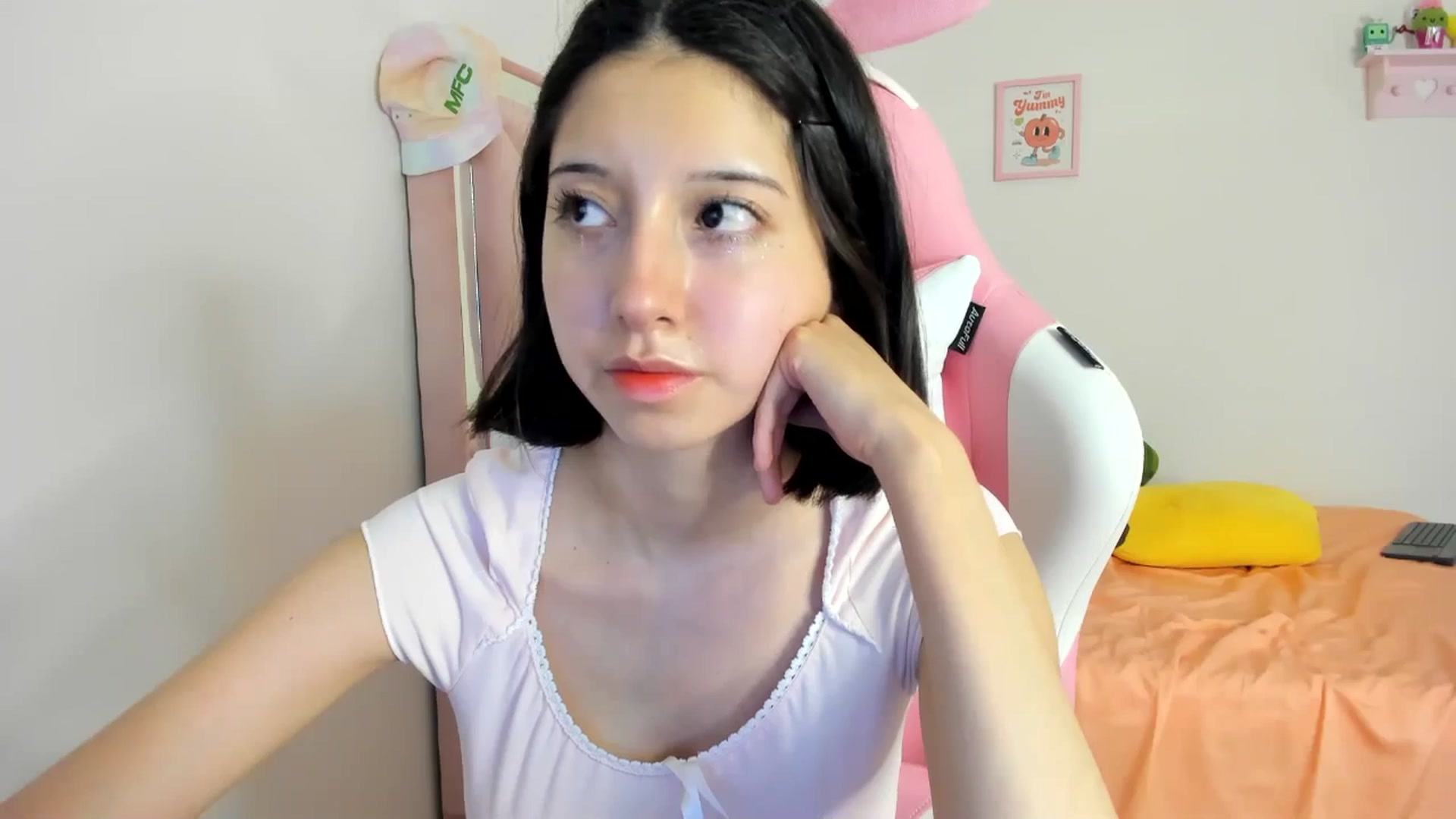 Gallery image thumbnail from Cherrycute666's myfreecams stream on, 08/02/2024, 04:00 image 3 of 20