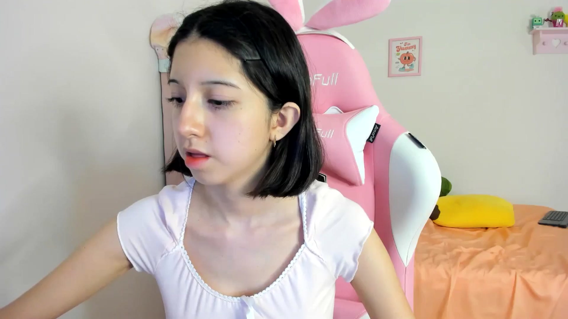 Gallery image thumbnail from Cherrycute666's myfreecams stream on, 08/02/2024, 04:00 image 5 of 20