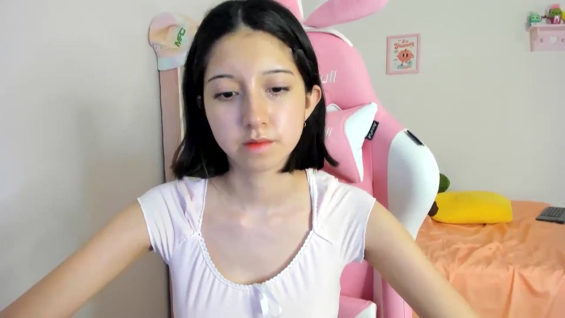 Gallery image thumbnail from Cherrycute666's myfreecams stream on, 08/02/2024, 04:00 image 6 of 20
