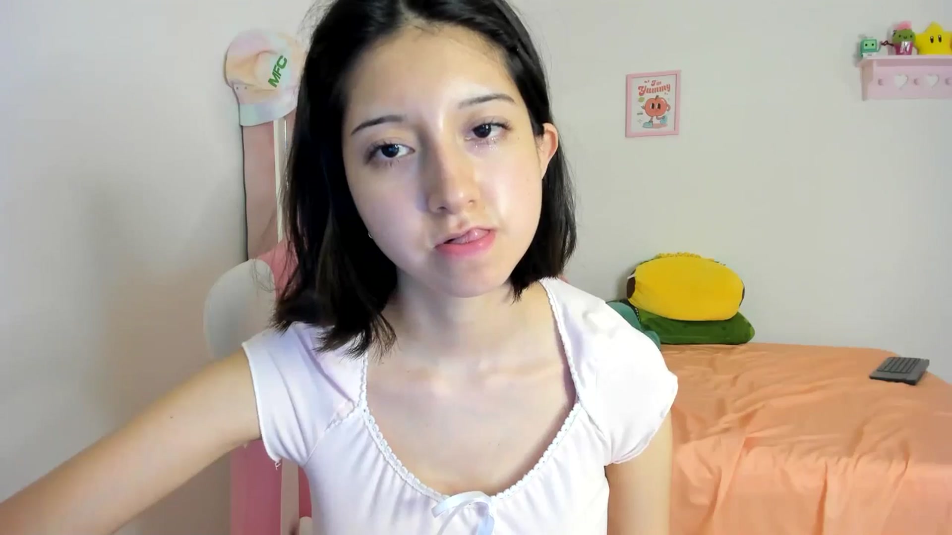 Gallery image thumbnail from Cherrycute666's myfreecams stream on, 08/02/2024, 05:39 image 2 of 20
