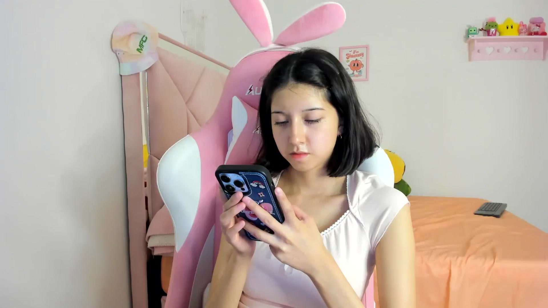 Gallery image thumbnail from Cherrycute666's myfreecams stream on, 08/02/2024, 05:39 image 17 of 20