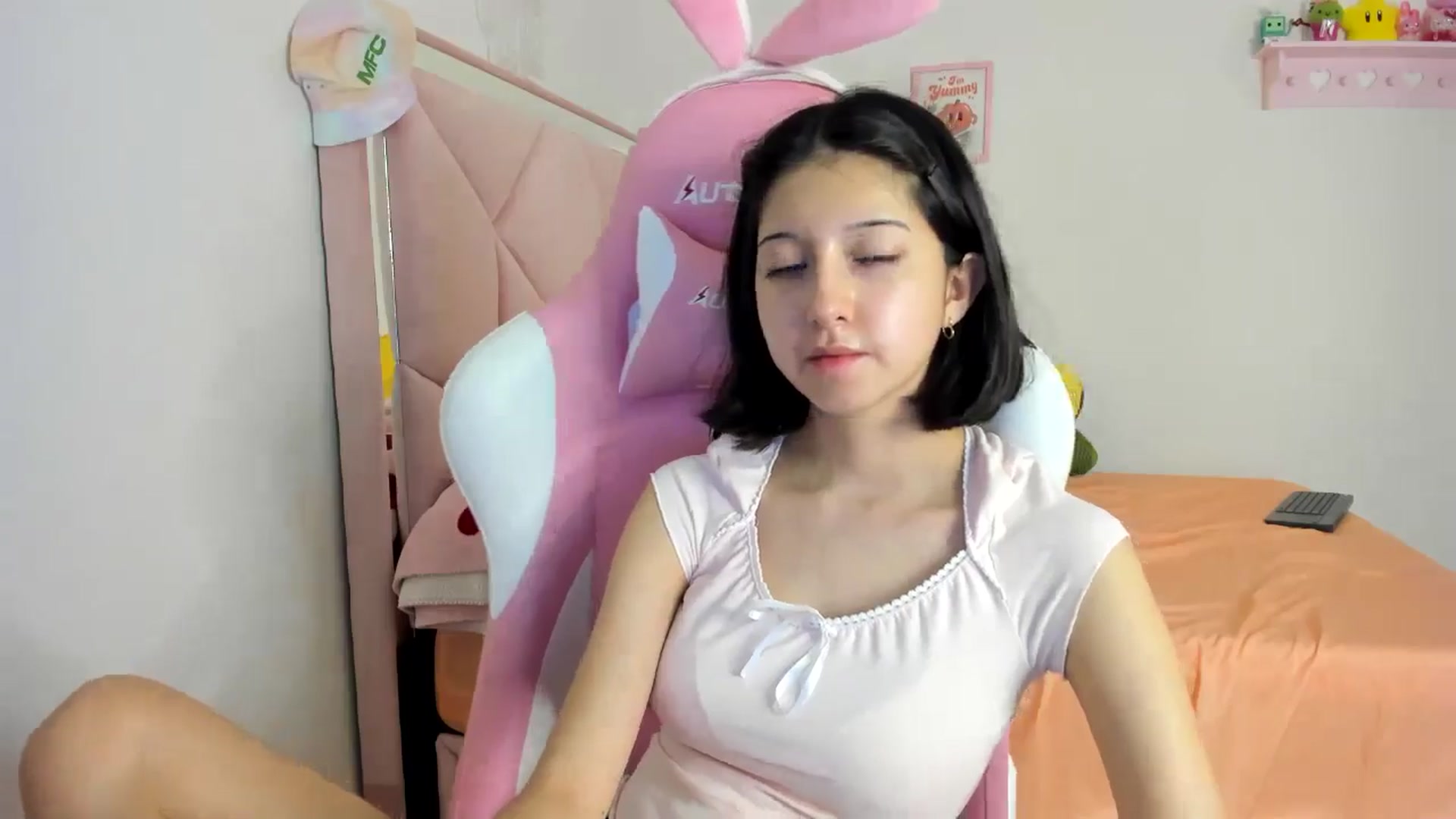 Gallery image thumbnail from Cherrycute666's myfreecams stream on, 08/02/2024, 06:19 image 3 of 20