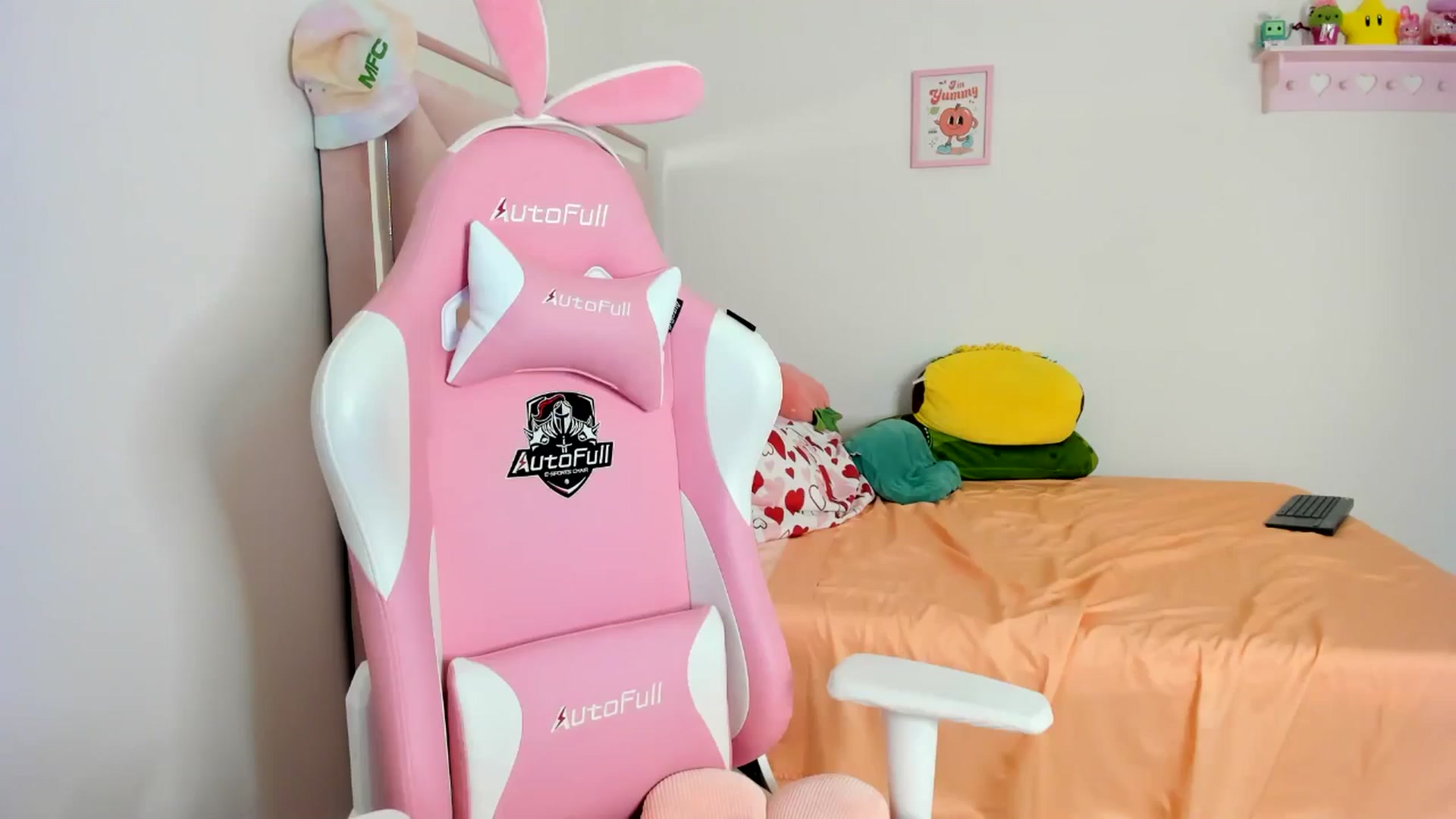 Gallery image thumbnail from Cherrycute666's myfreecams stream on, 08/02/2024, 06:19 image 8 of 20