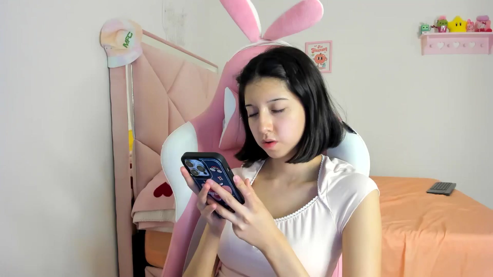 Gallery image thumbnail from Cherrycute666's myfreecams stream on, 08/02/2024, 06:19 image 1 of 20