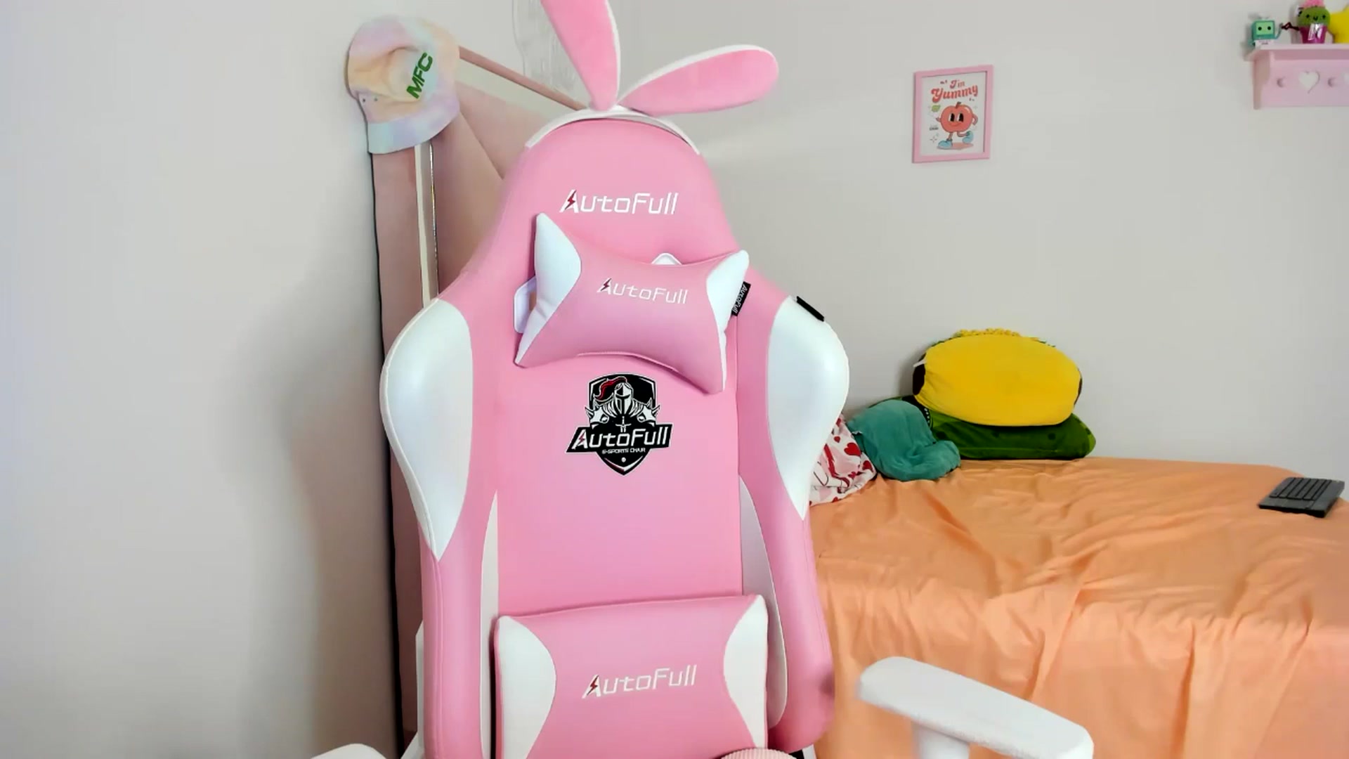 Gallery image thumbnail from Cherrycute666's myfreecams stream on, 08/02/2024, 08:04 image 19 of 20