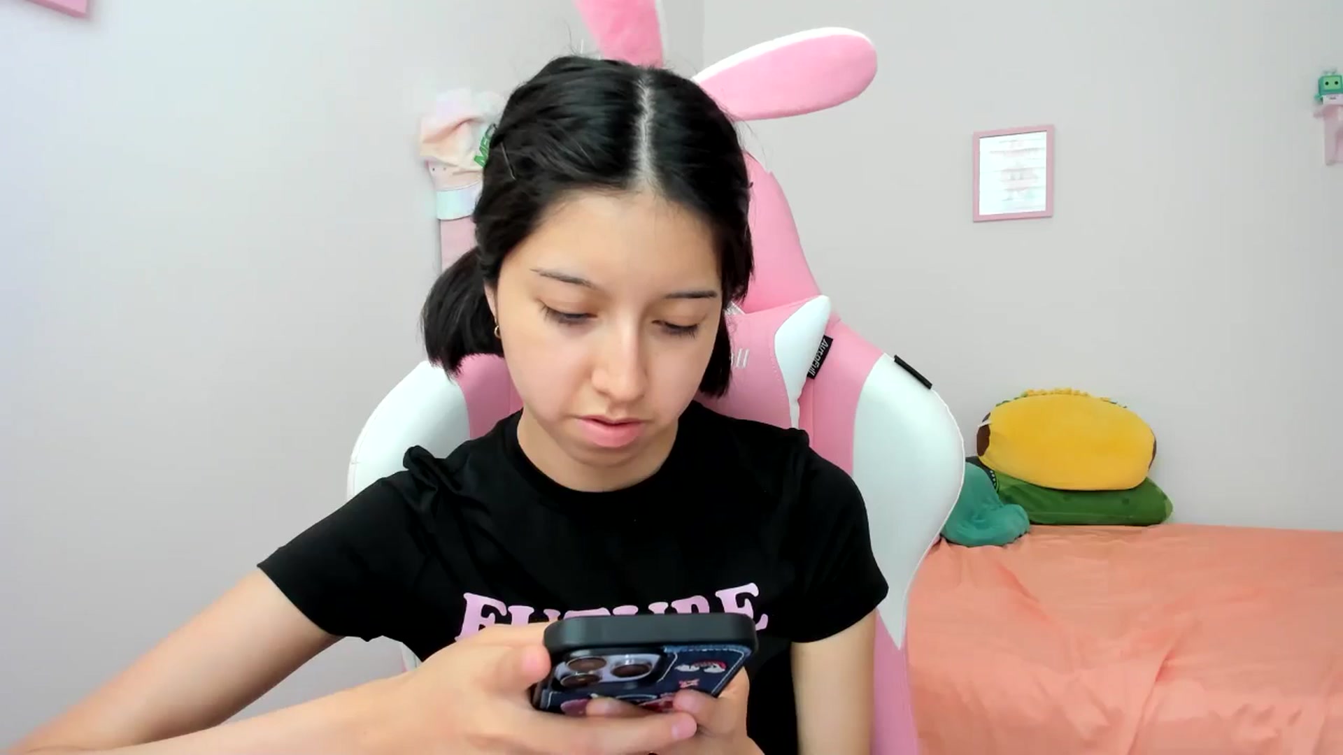 Gallery image thumbnail from Cherrycute666's myfreecams stream on, 08/02/2024, 20:09 image 2 of 20