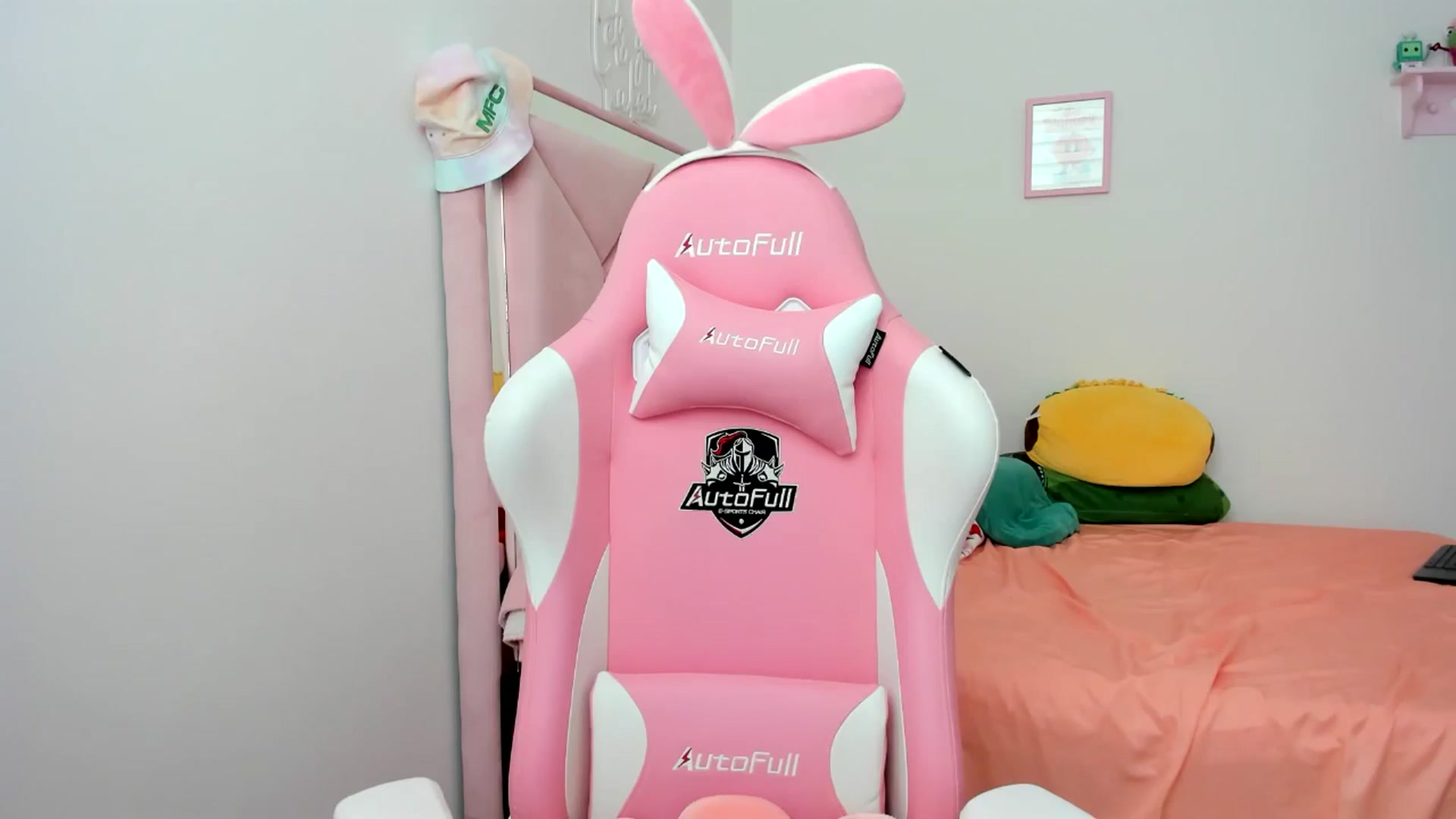 Gallery image thumbnail from Cherrycute666's myfreecams stream on, 08/02/2024, 20:09 image 17 of 20