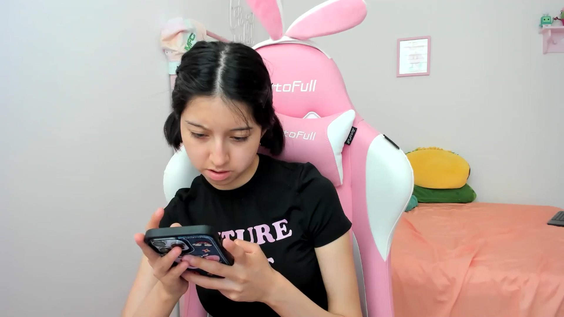 Gallery image thumbnail from Cherrycute666's myfreecams stream on, 08/02/2024, 20:09 image 13 of 20