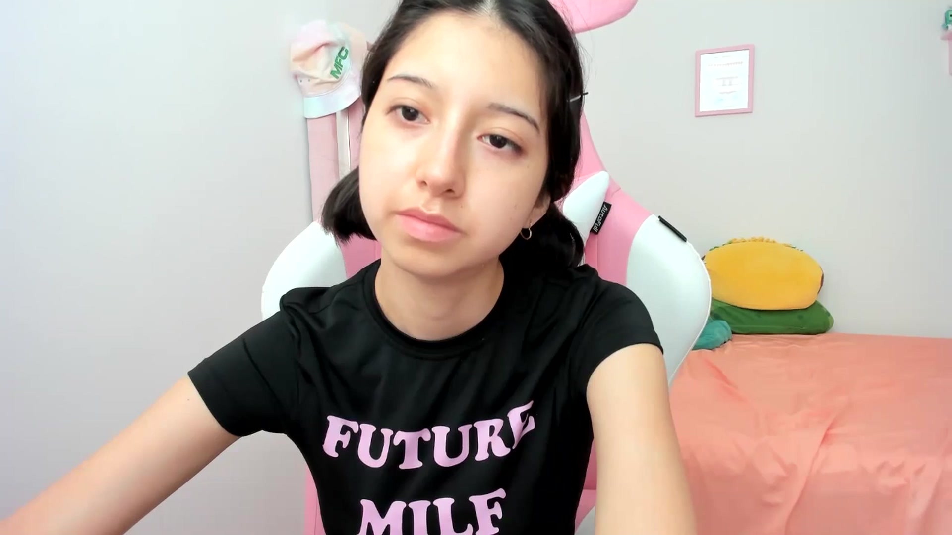 Gallery image thumbnail from Cherrycute666's myfreecams stream on, 08/02/2024, 20:09 image 6 of 20