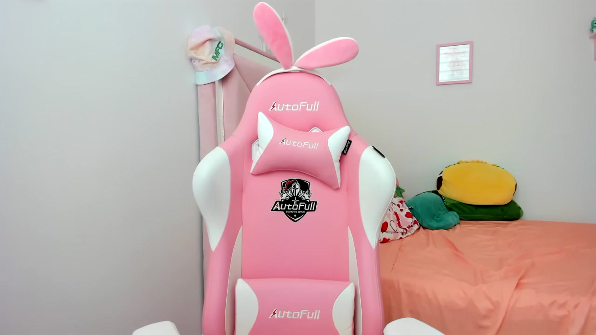 Gallery image thumbnail from Cherrycute666's myfreecams stream on, 08/02/2024, 21:35 image 7 of 20