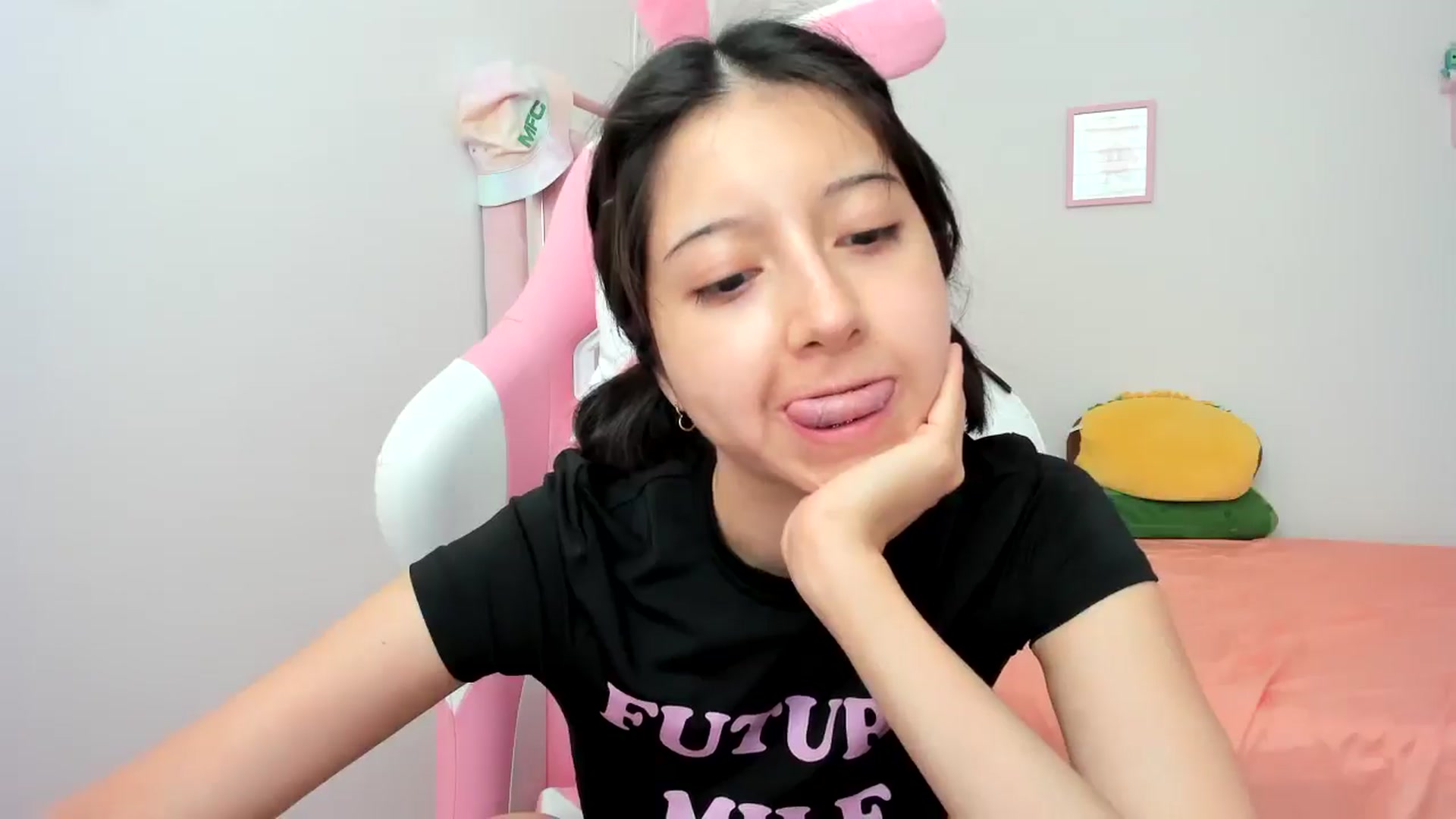Gallery image thumbnail from Cherrycute666's myfreecams stream on, 08/02/2024, 21:35 image 6 of 20