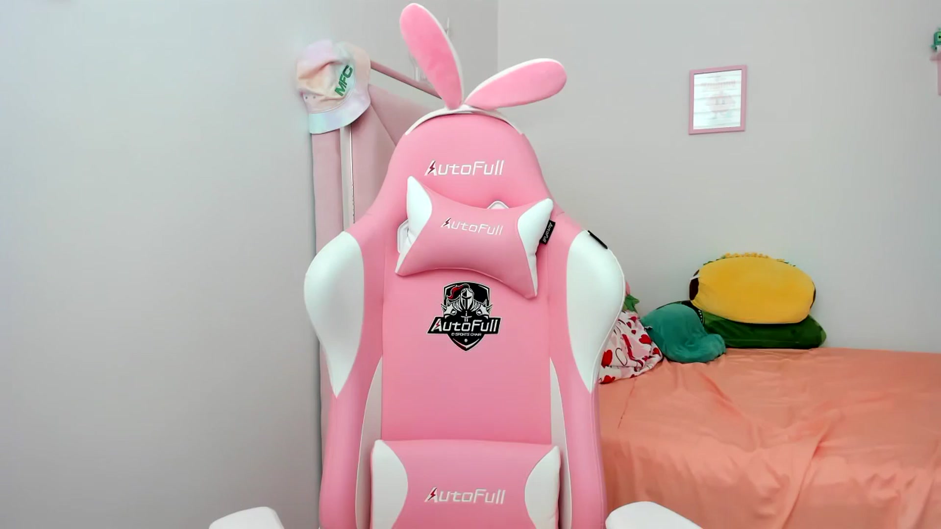 Gallery image thumbnail from Cherrycute666's myfreecams stream on, 08/02/2024, 21:35 image 8 of 20