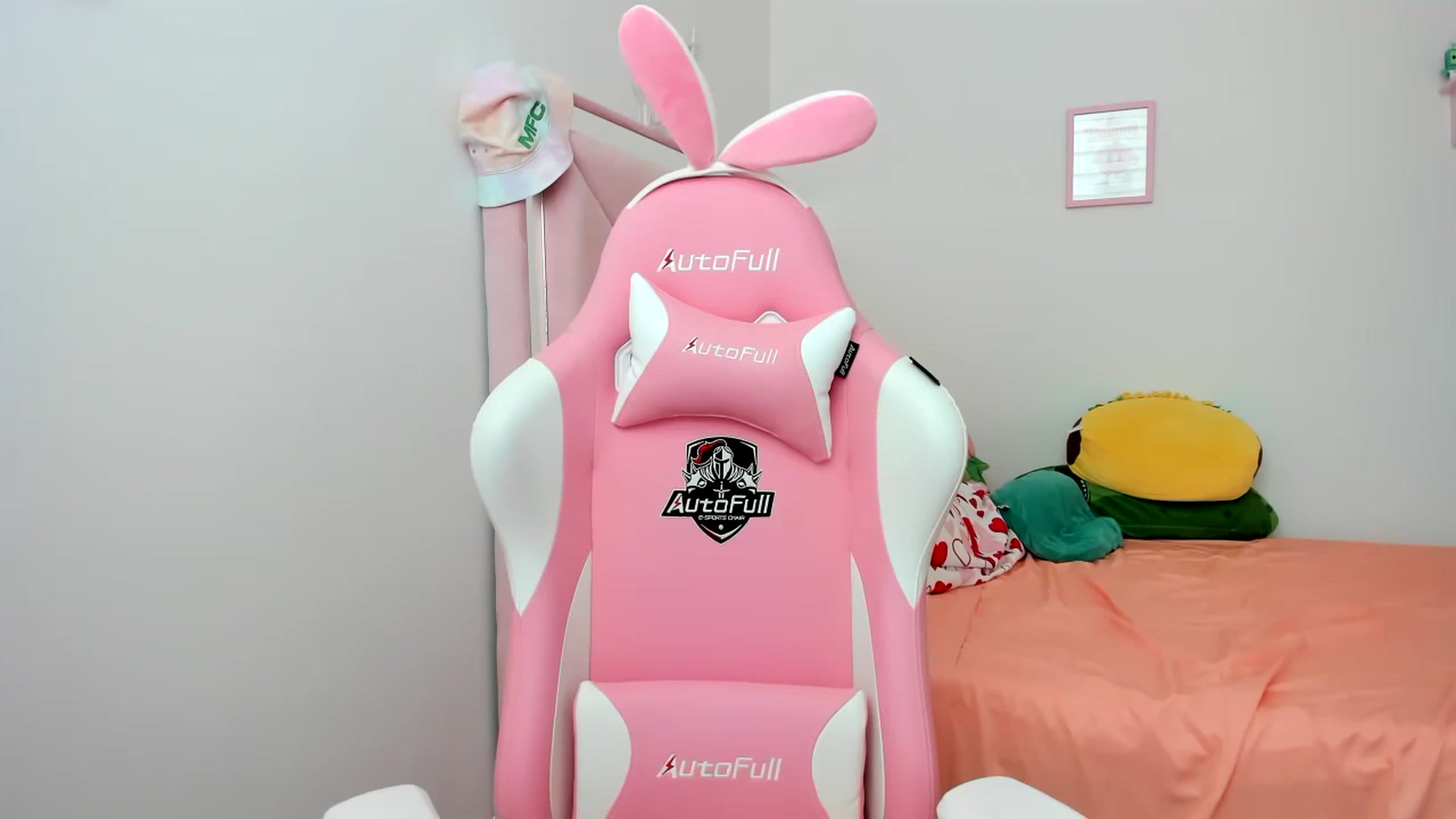 Gallery image thumbnail from Cherrycute666's myfreecams stream on, 08/02/2024, 21:35 image 9 of 20