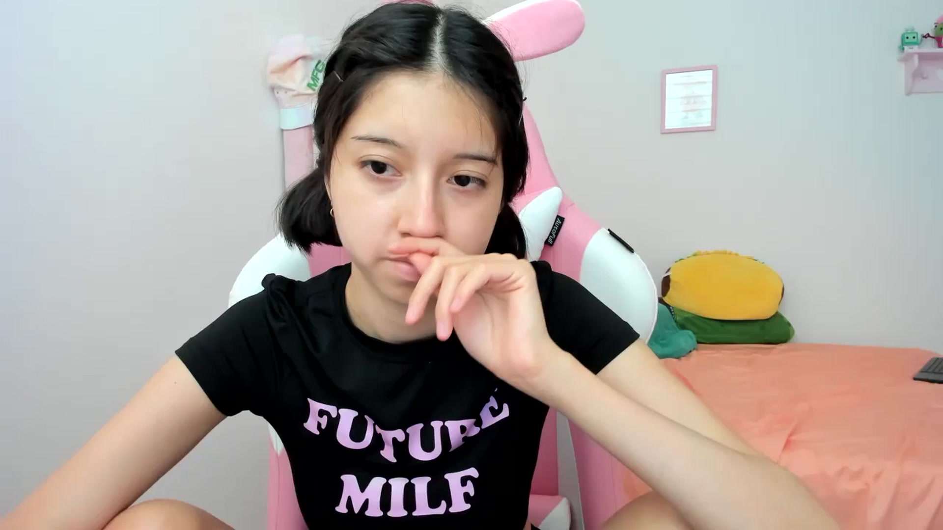 Gallery image thumbnail from Cherrycute666's myfreecams stream on, 08/02/2024, 21:35 image 1 of 20