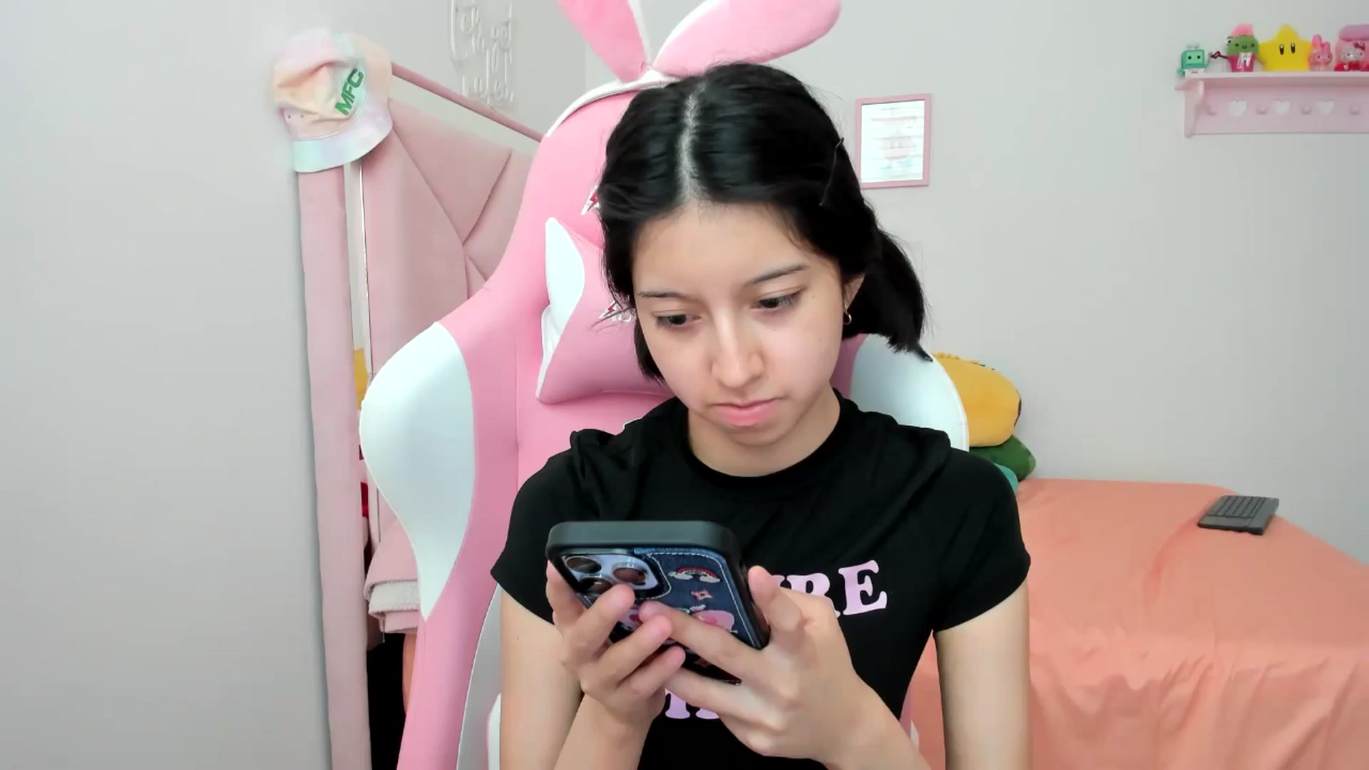Gallery image thumbnail from Cherrycute666's myfreecams stream on, 08/03/2024, 24:58 image 5 of 20