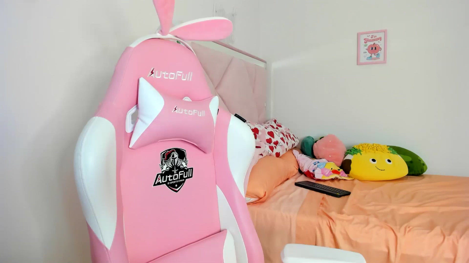 Gallery image thumbnail from Cherrycute666's myfreecams stream on, 08/03/2024, 24:58 image 20 of 20