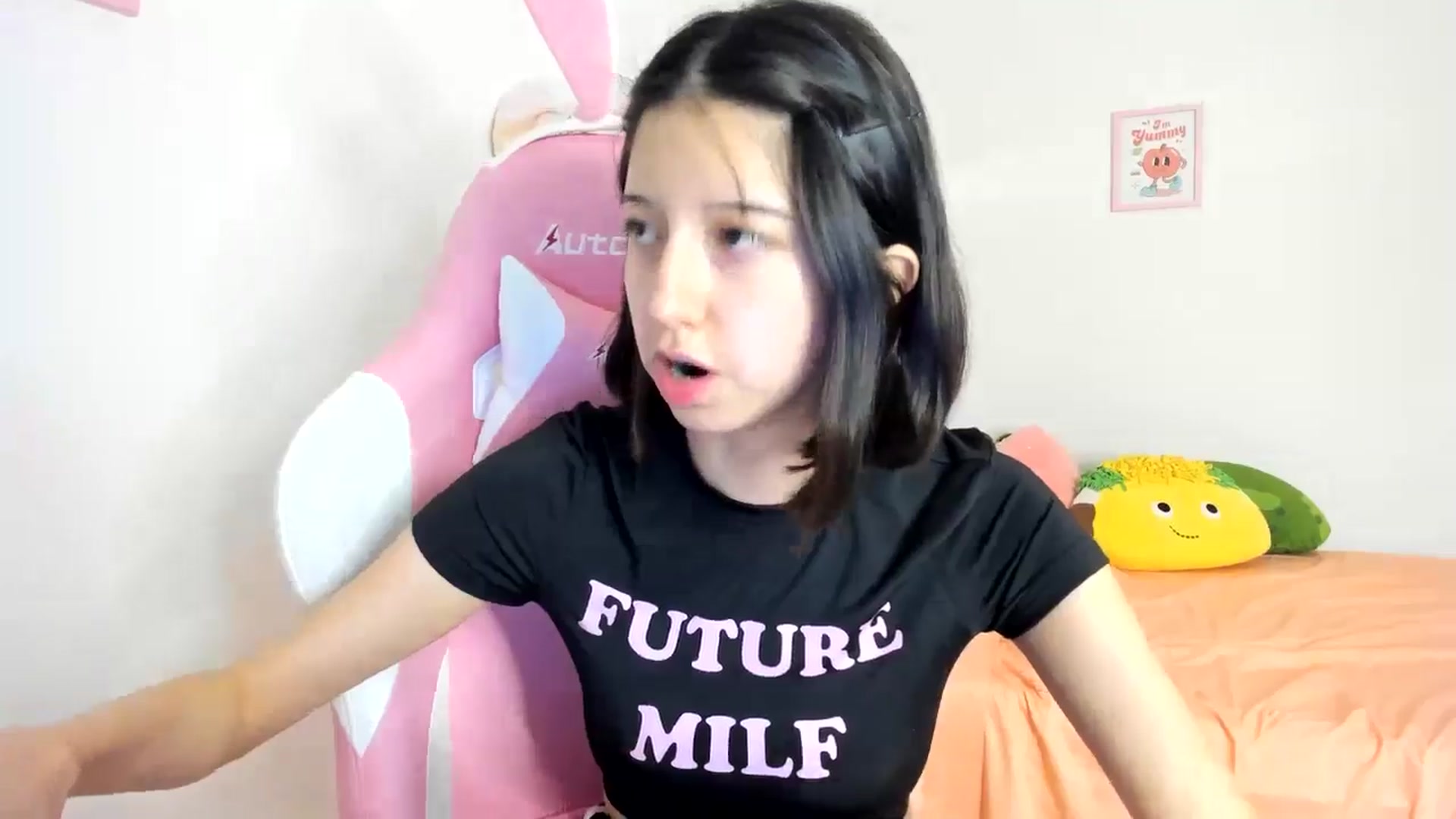Gallery image thumbnail from Cherrycute666's myfreecams stream on, 08/03/2024, 02:22 image 17 of 20
