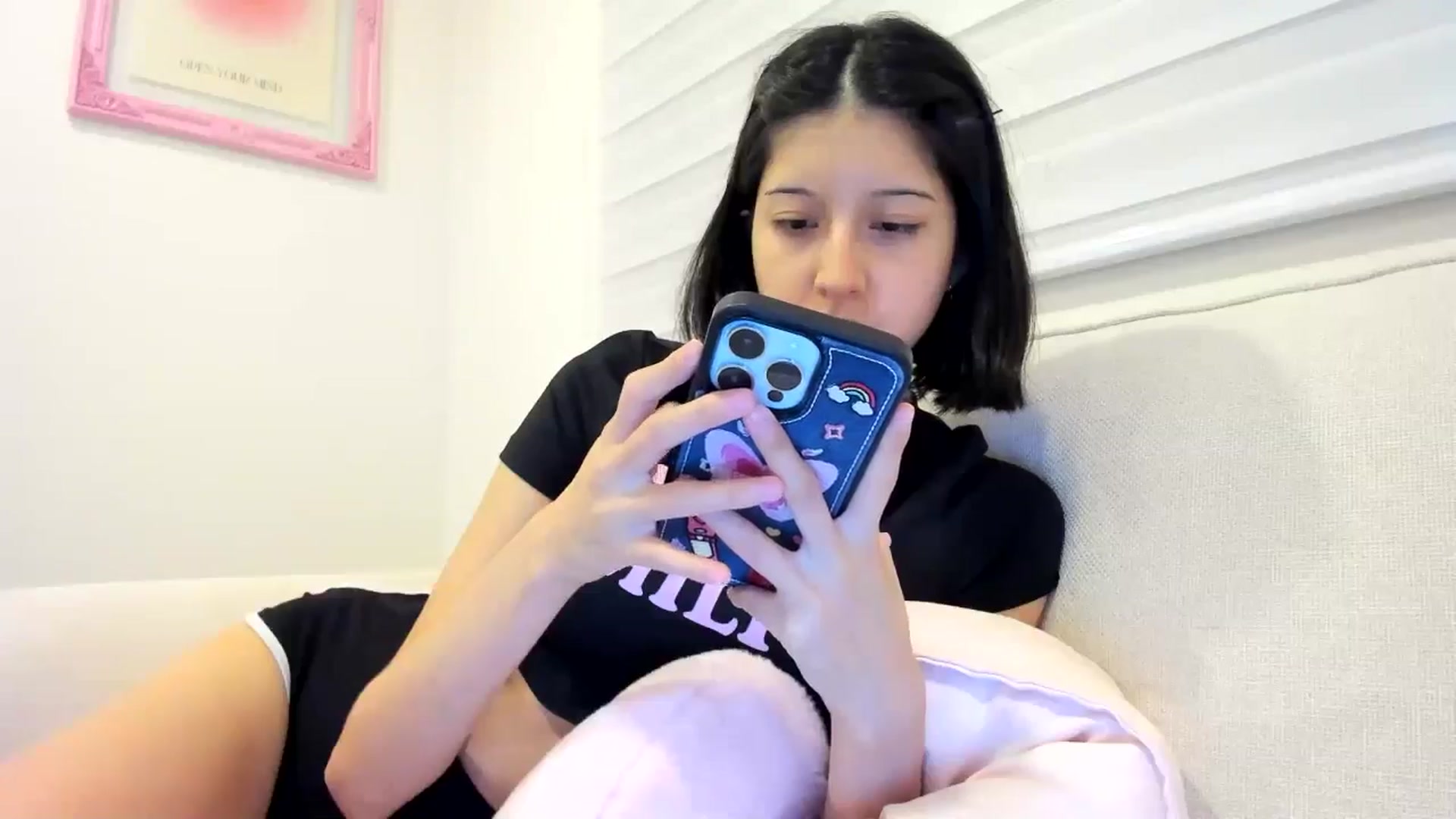 Gallery image thumbnail from Cherrycute666's myfreecams stream on, 08/03/2024, 05:34 image 10 of 20