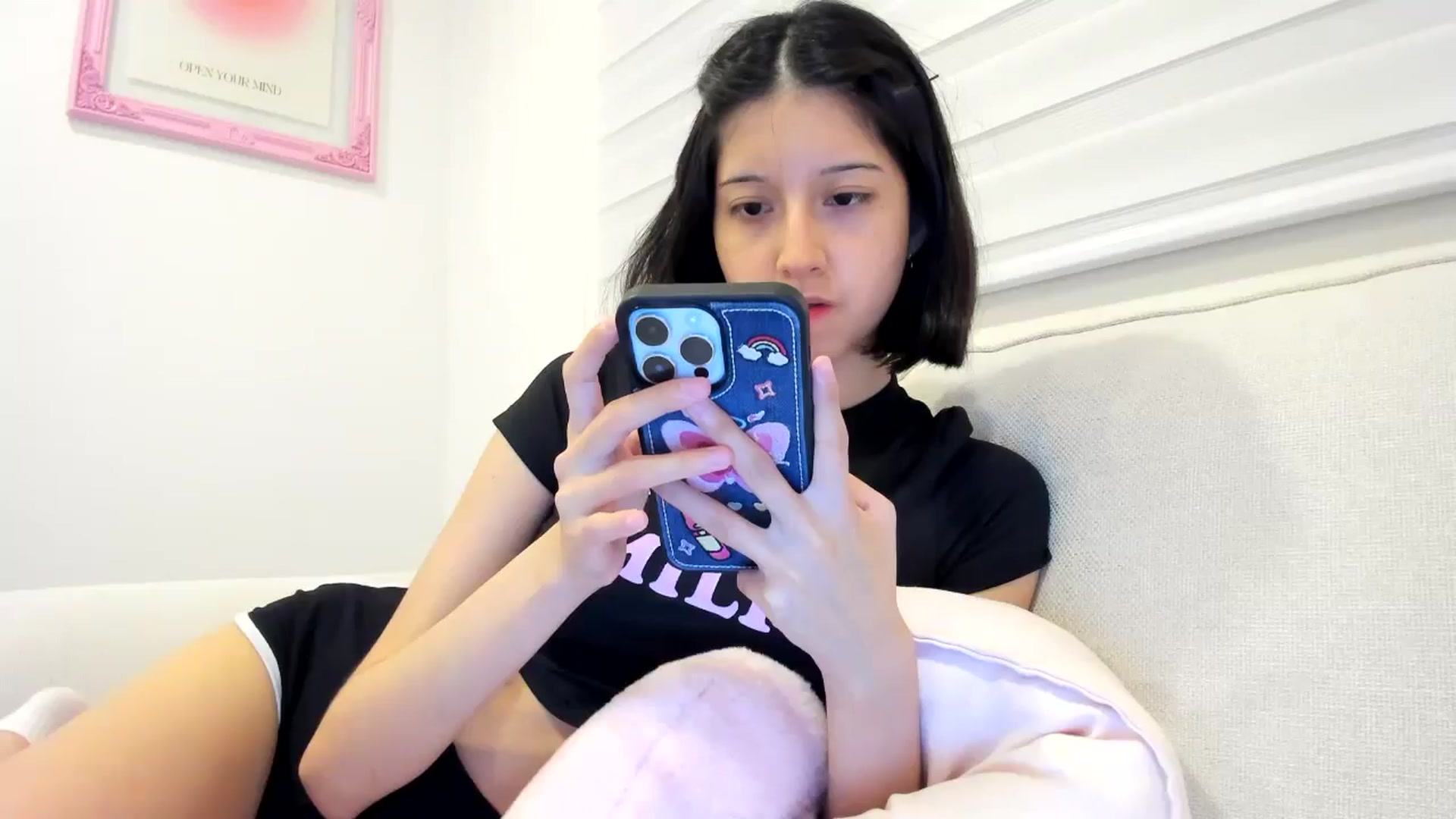 Gallery image thumbnail from Cherrycute666's myfreecams stream on, 08/03/2024, 05:34 image 5 of 20