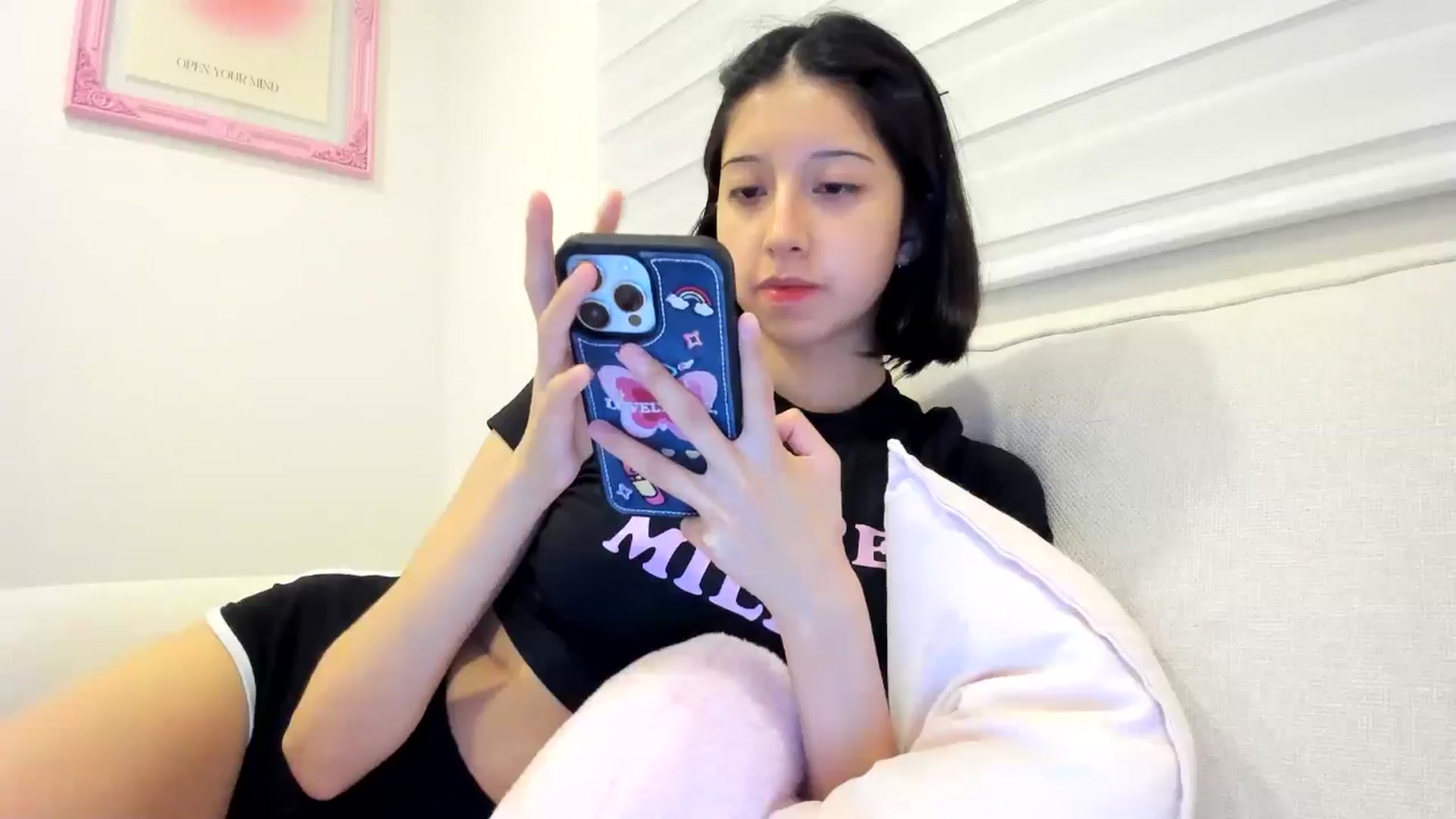 Gallery image thumbnail from Cherrycute666's myfreecams stream on, 08/03/2024, 05:34 image 2 of 20