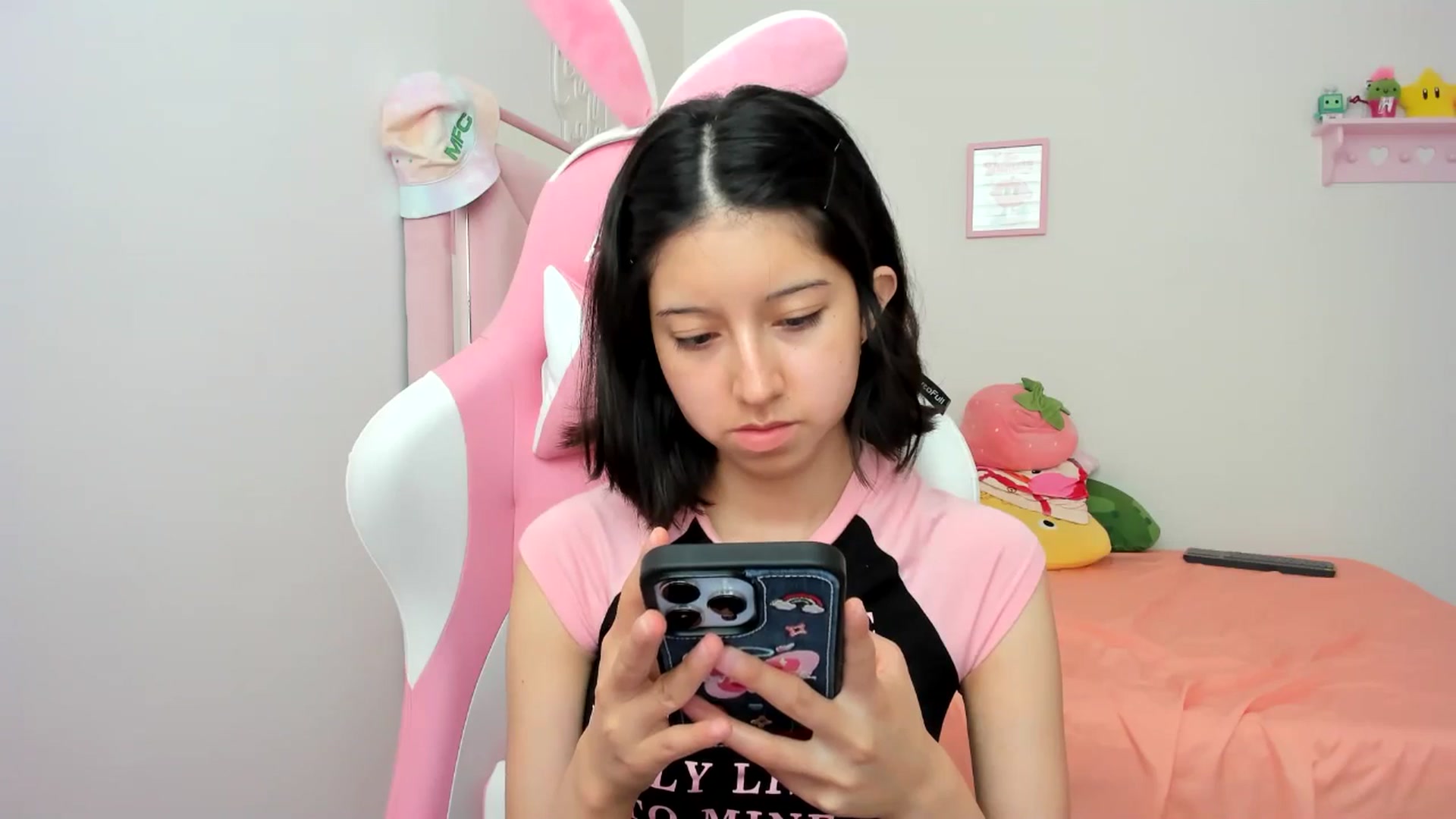 Gallery image thumbnail from Cherrycute666's myfreecams stream on, 08/03/2024, 20:50 image 14 of 20