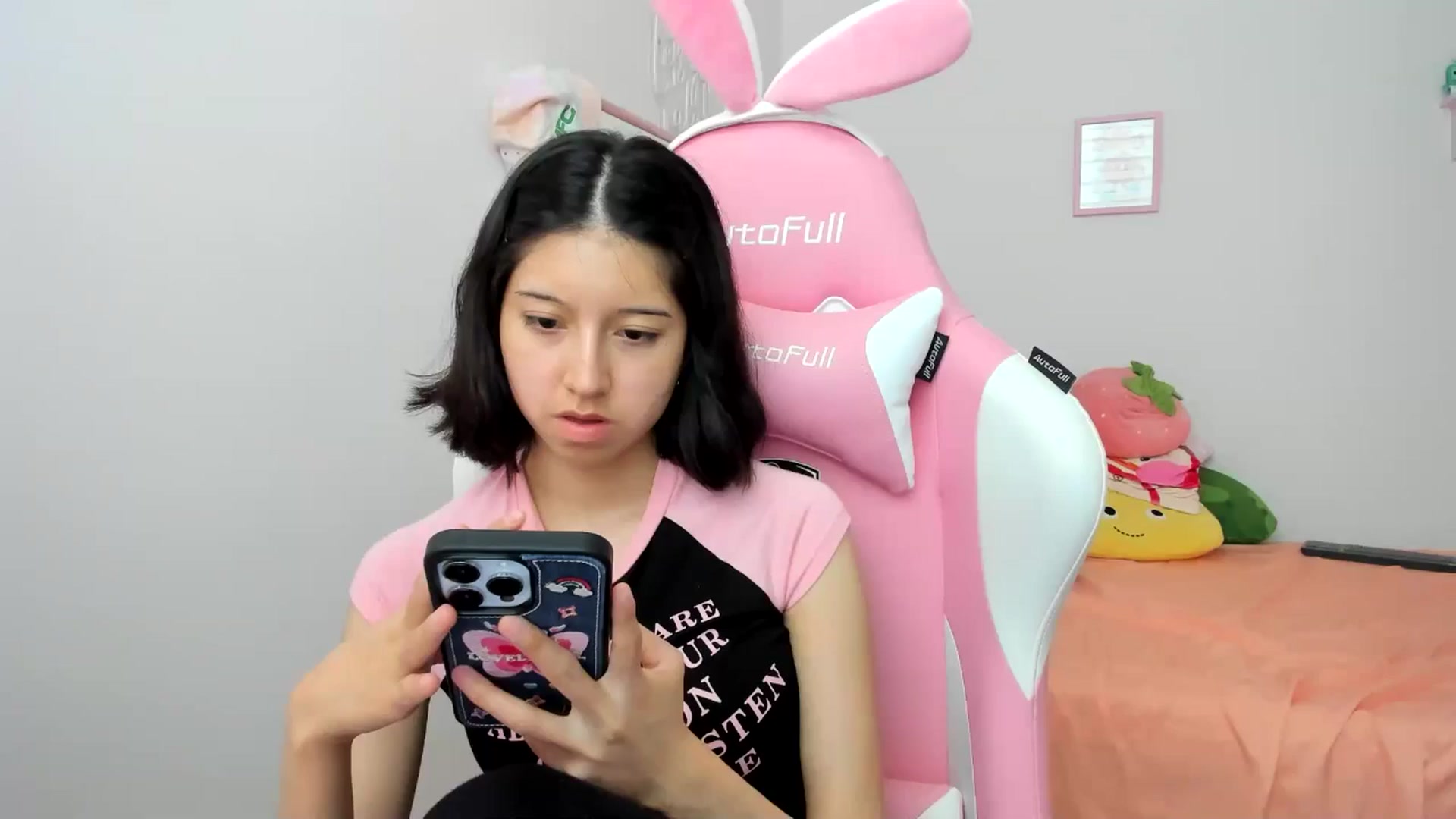 Gallery image thumbnail from Cherrycute666's myfreecams stream on, 08/03/2024, 20:50 image 20 of 20