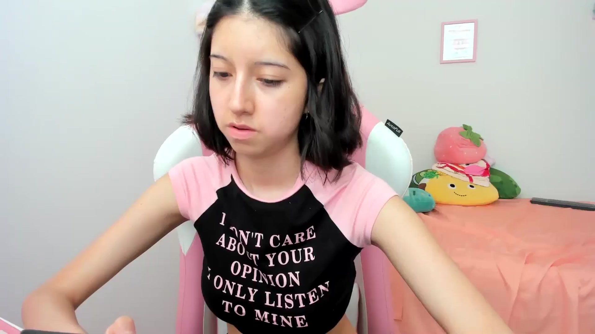 Gallery image thumbnail from Cherrycute666's myfreecams stream on, 08/03/2024, 20:50 image 16 of 20