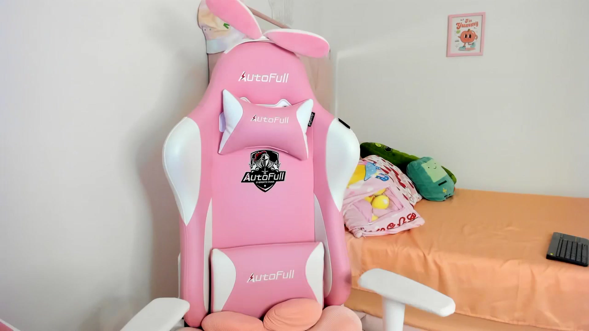 Gallery image thumbnail from Cherrycute666's myfreecams stream on, 08/04/2024, 05:41 image 15 of 20