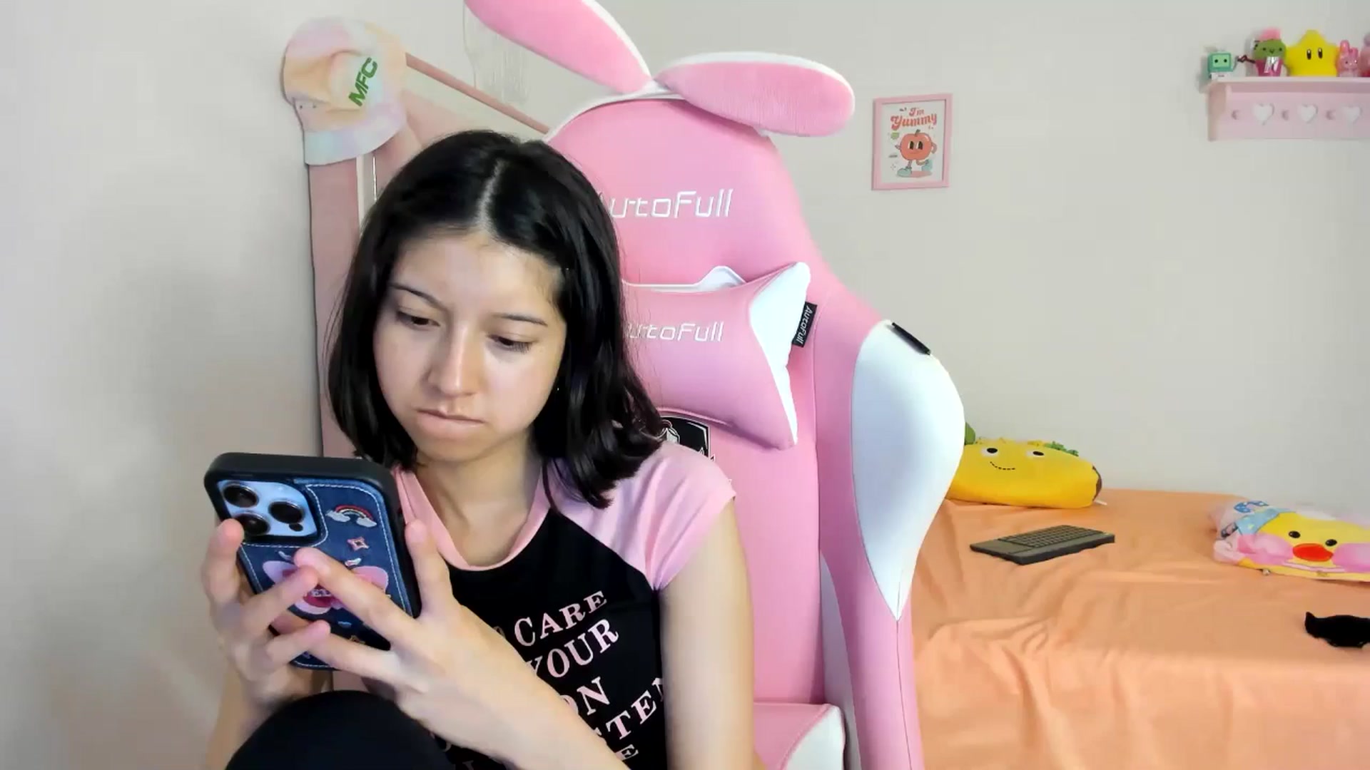 Gallery image thumbnail from Cherrycute666's myfreecams stream on, 08/04/2024, 07:44 image 18 of 20